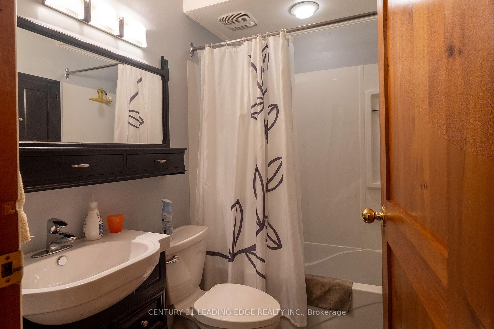 536 Montrave Avenue photo 3