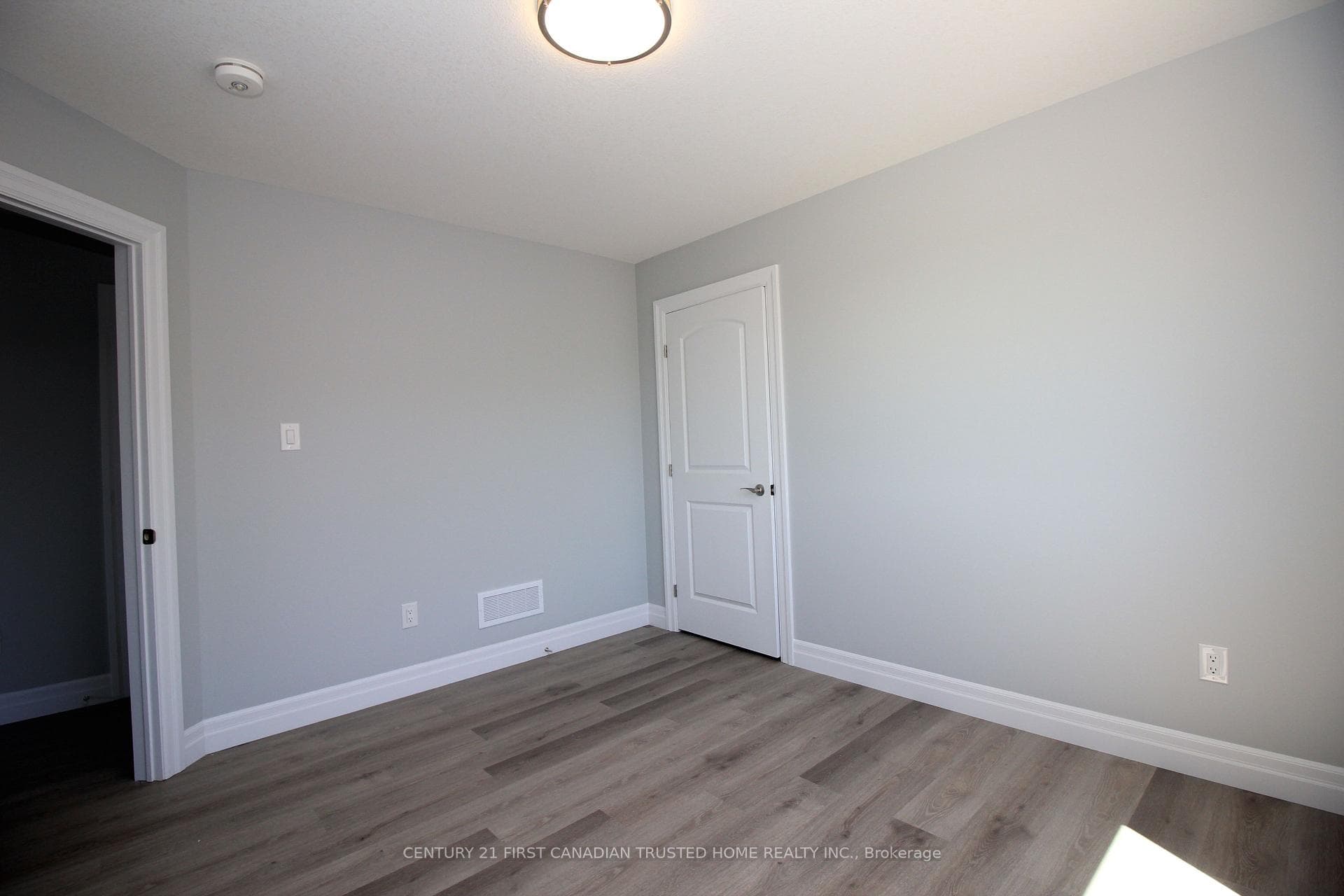 1069 KARENANA Road Unit UPPER photo 20