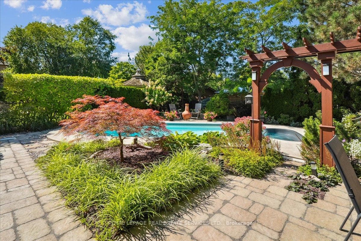 559 Golfview Court photo 37