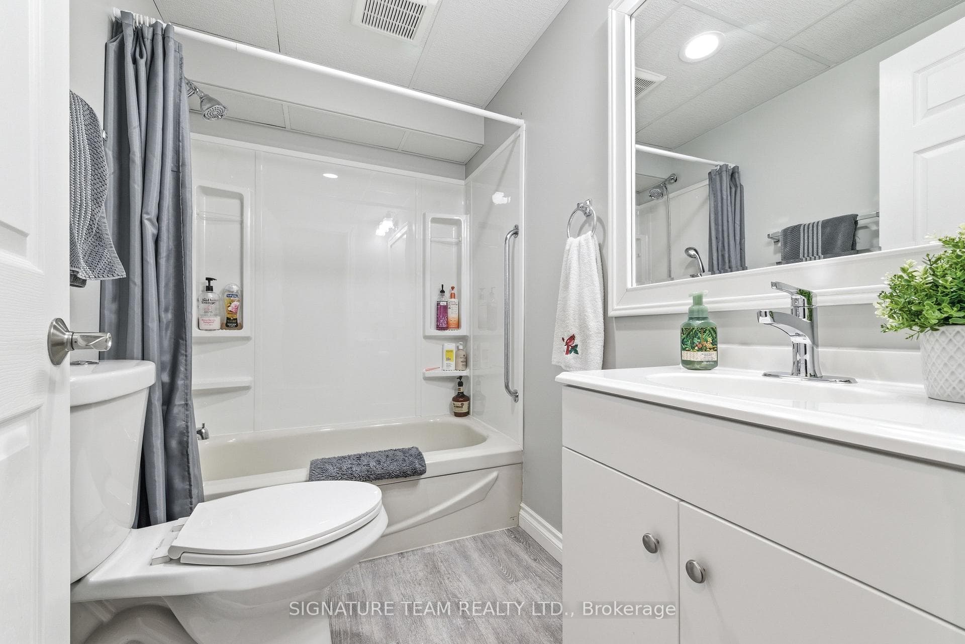 642 Pecoskie Drive photo 42