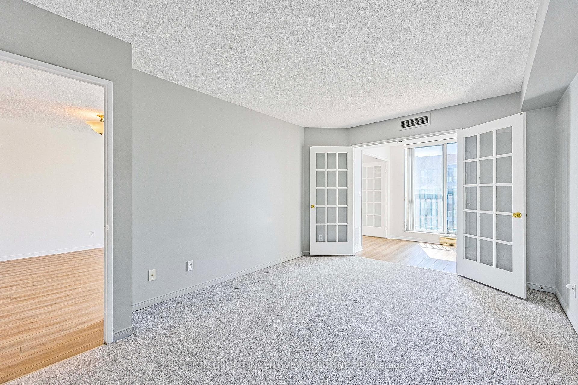 150 Dunlop Street Unit 1504 photo 18