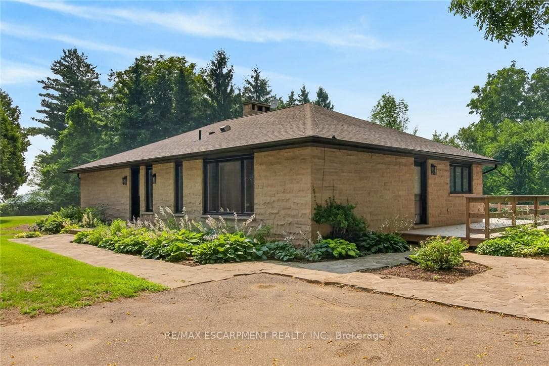 1376 Mineral Springs Road photo 3