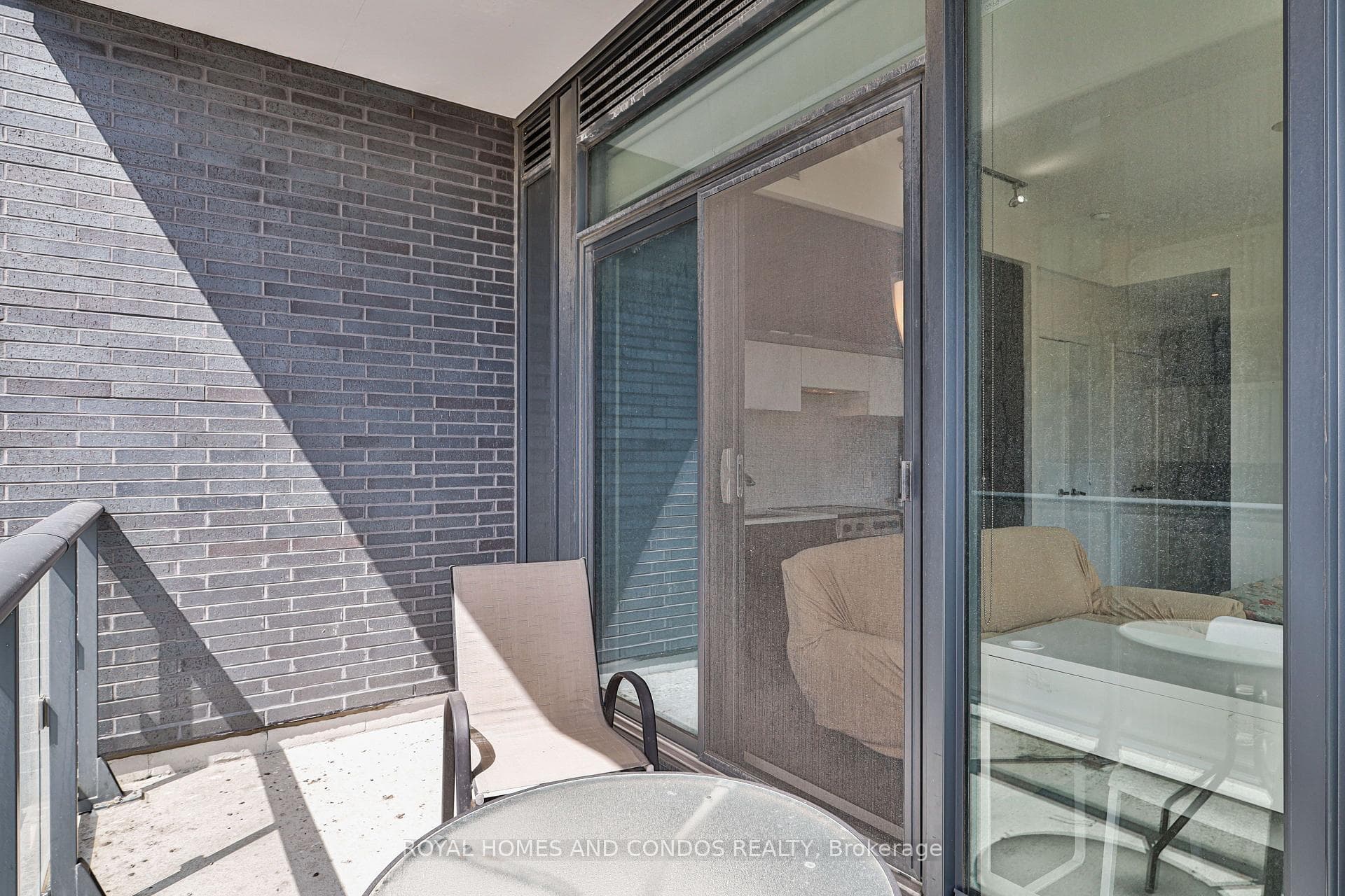 159 Dundas Street Unit 408 photo 34