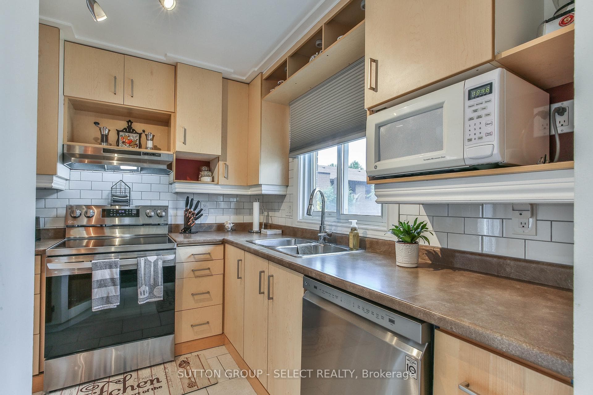230 Clarke Road Unit 226 photo 5