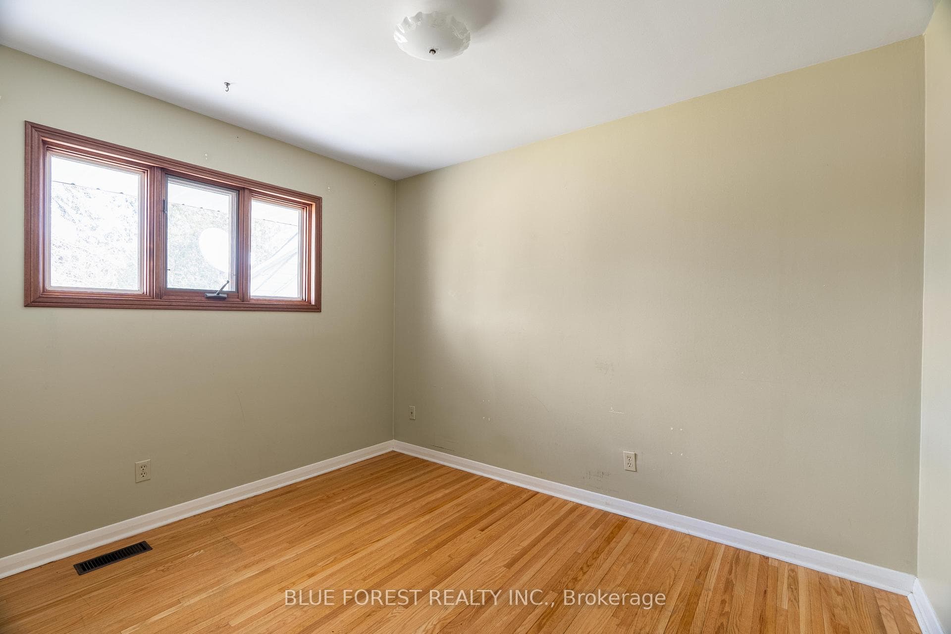 499 Palmtree Avenue photo 23