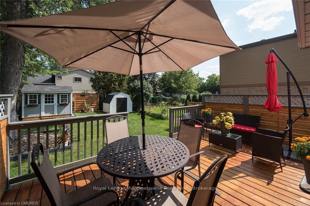 842 LAURIER Avenue photo 34