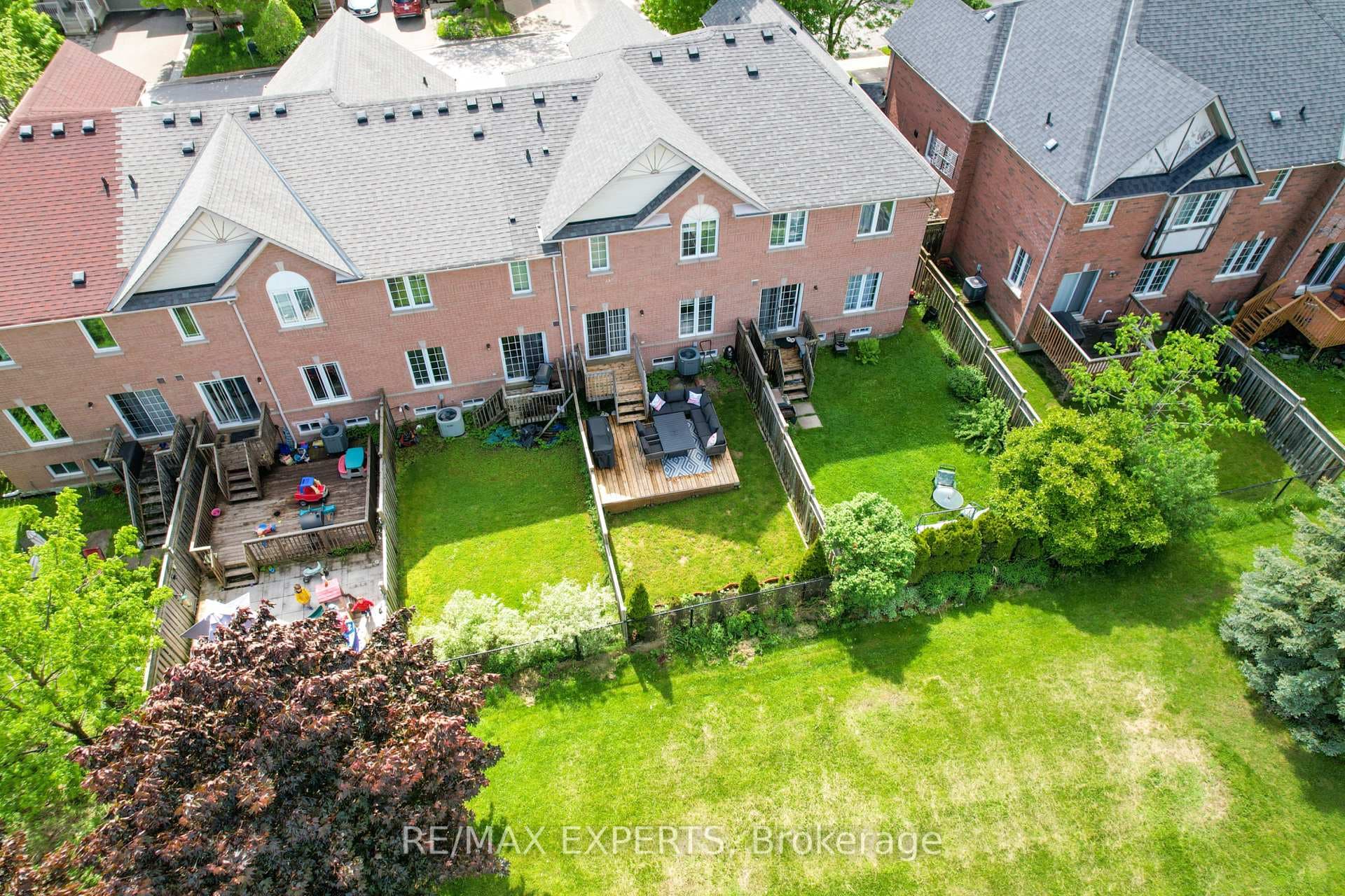 130 Coleridge Drive photo 22