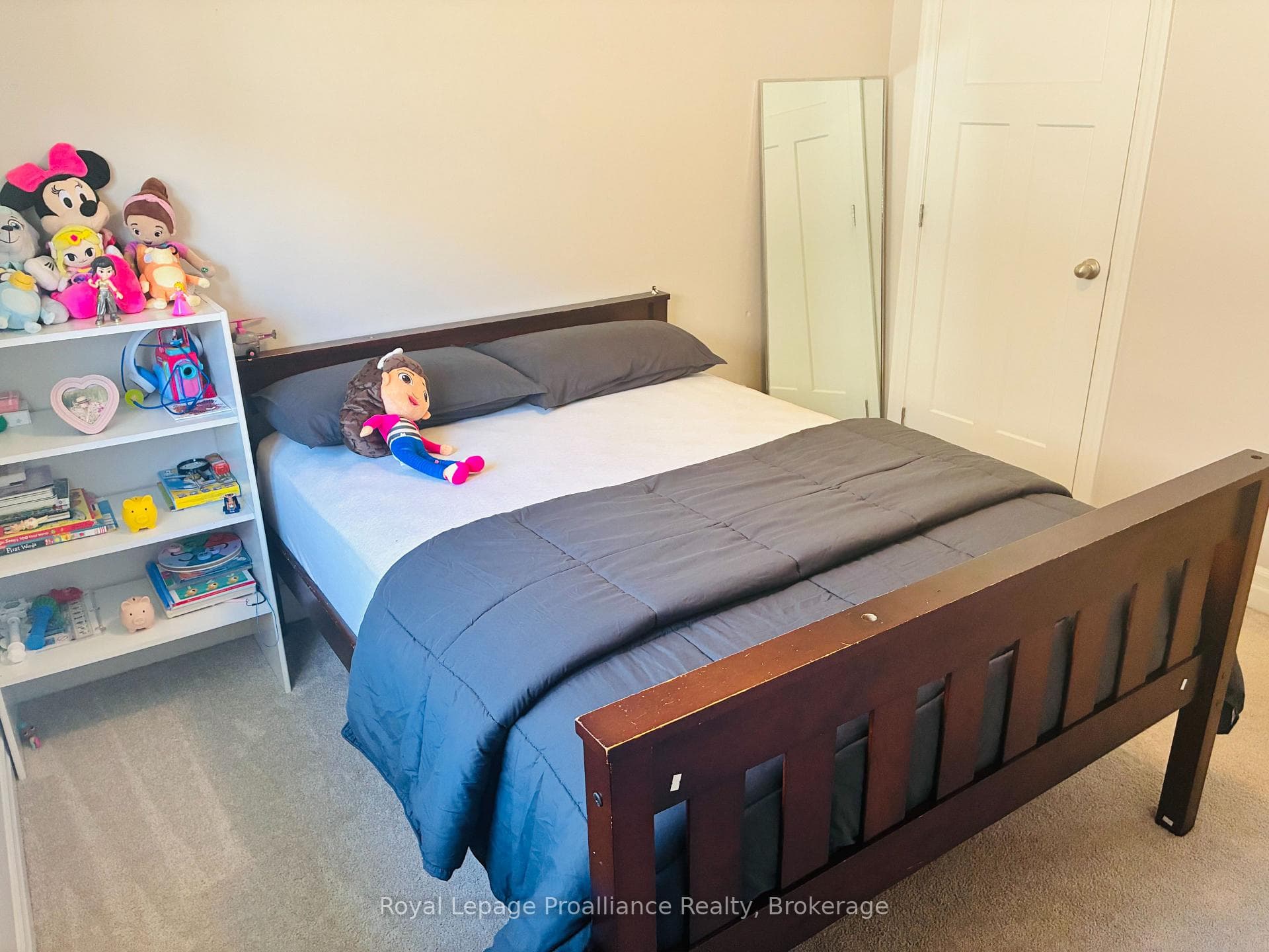 48 Mercedes Drive photo 25