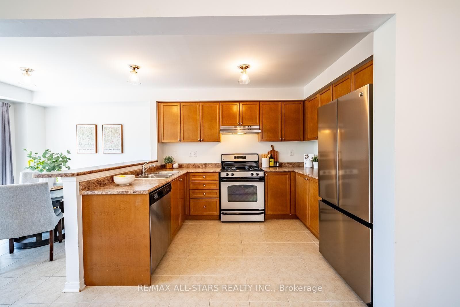 281 Reeves Way Boulevard photo 11