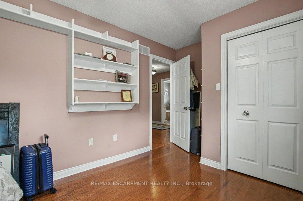 6 Theodore Drive photo 20