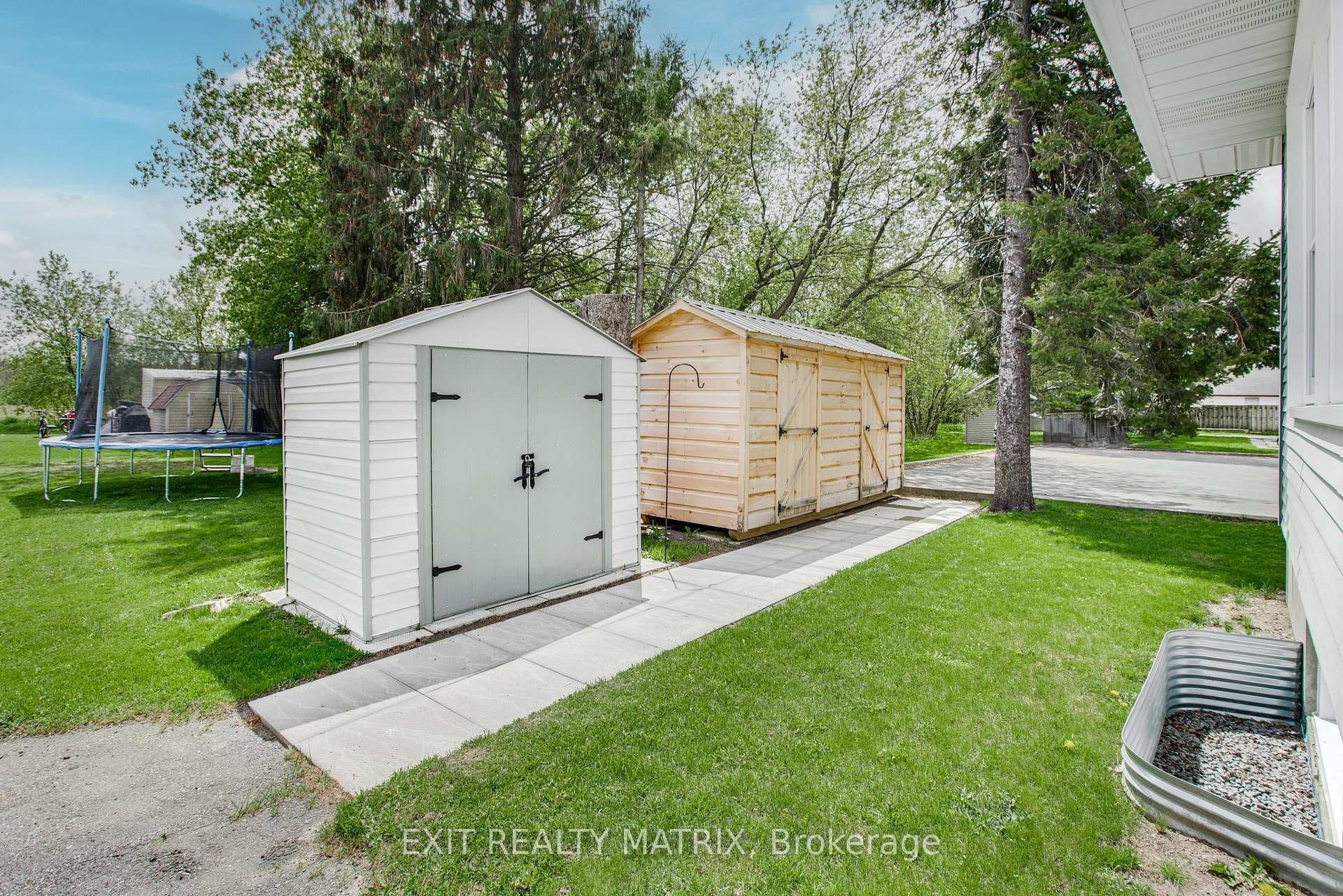 890 NOTRE DAME Street photo 29