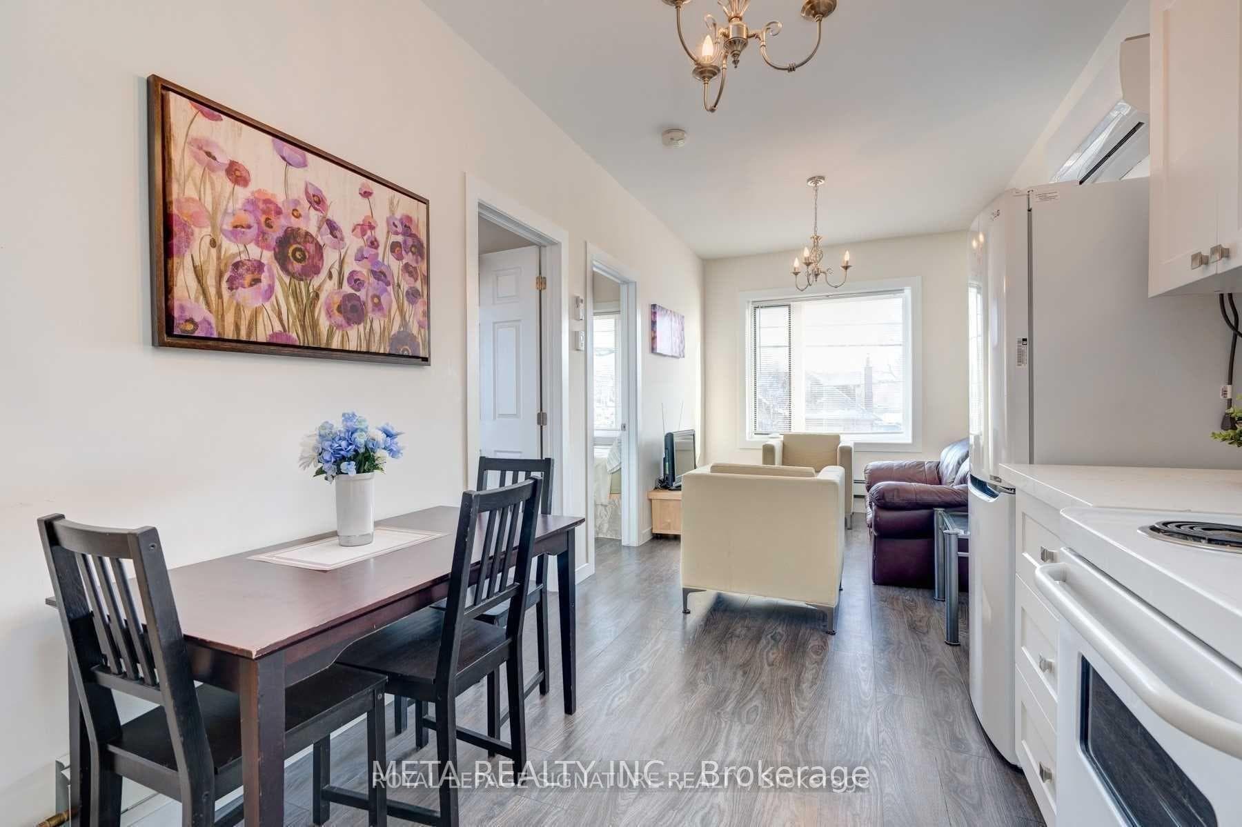 3224 Danforth Avenue Unit 2 photo 5