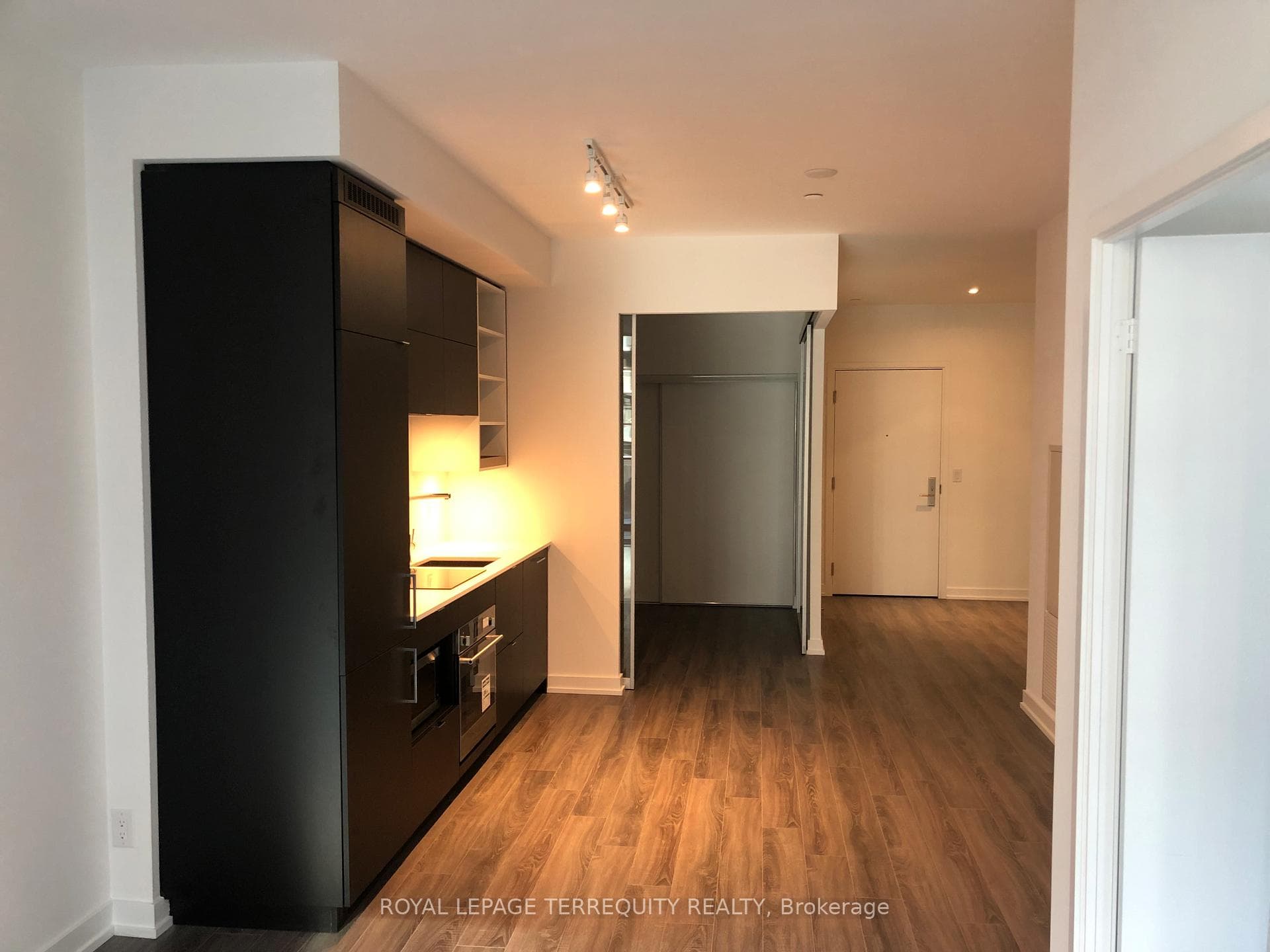 20 Edward Street Unit 506 photo 7