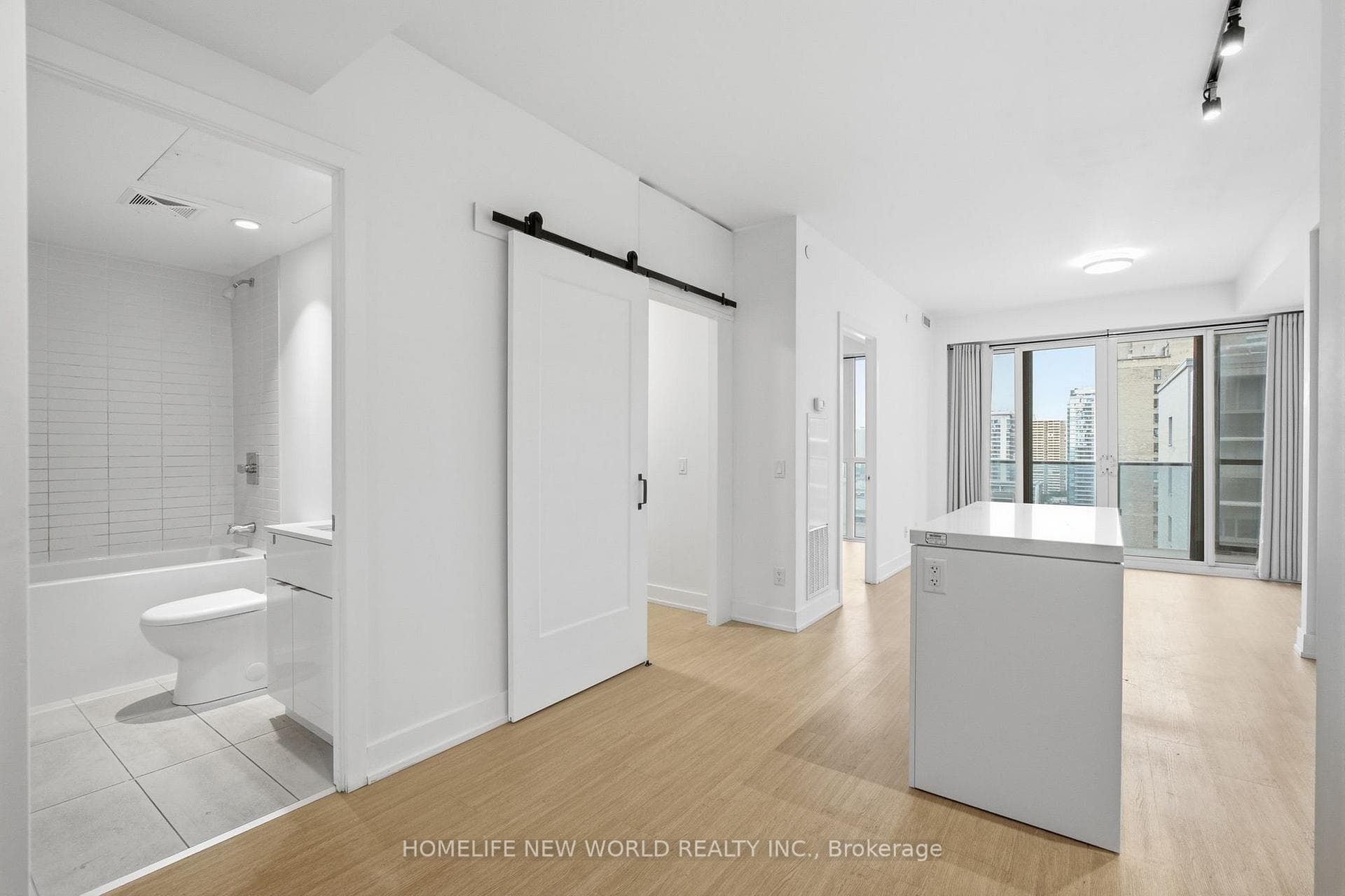 7 Grenville Street Unit 2106 photo 4
