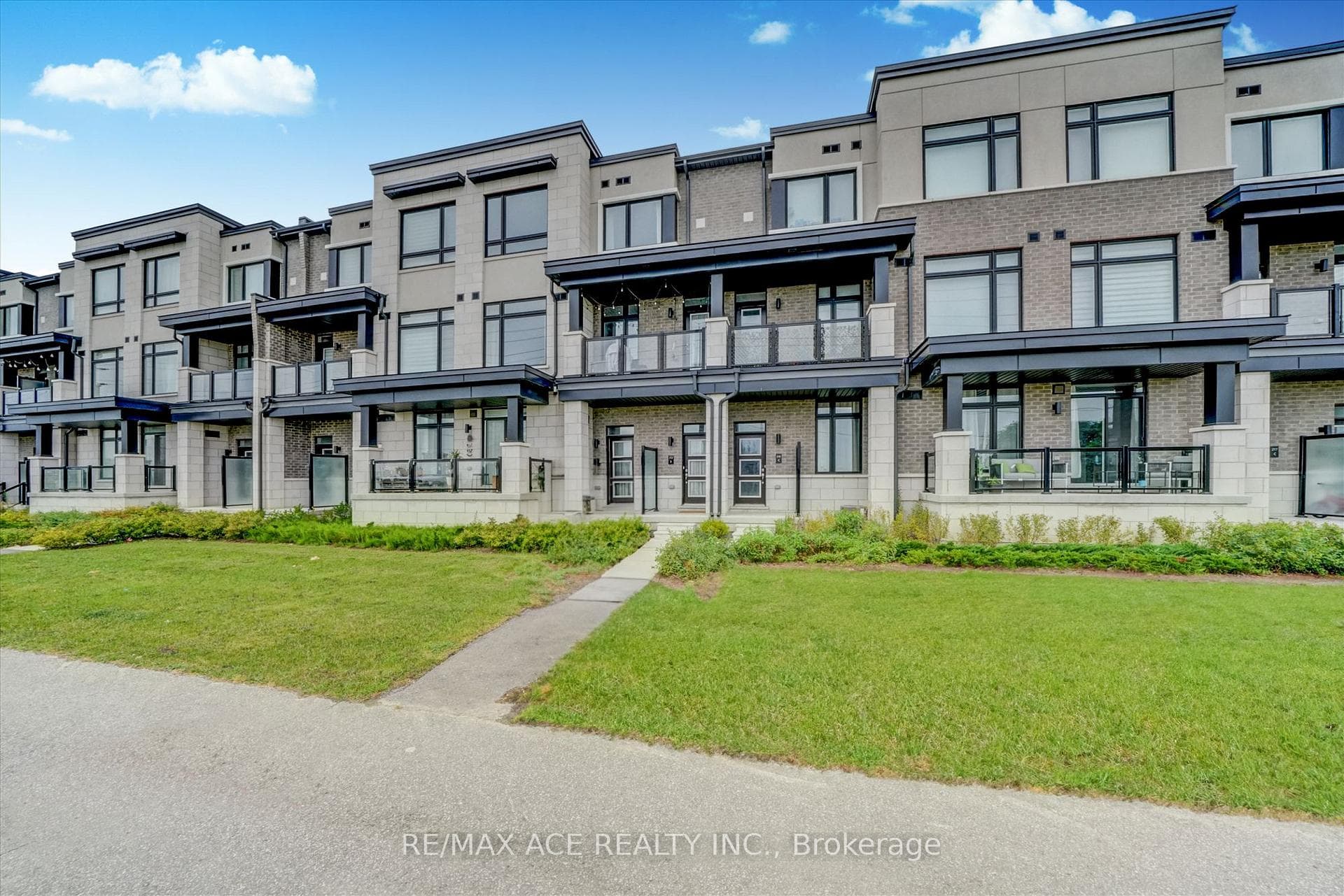 2550 Castlegate Crossing N/A Unit 213 photo 2