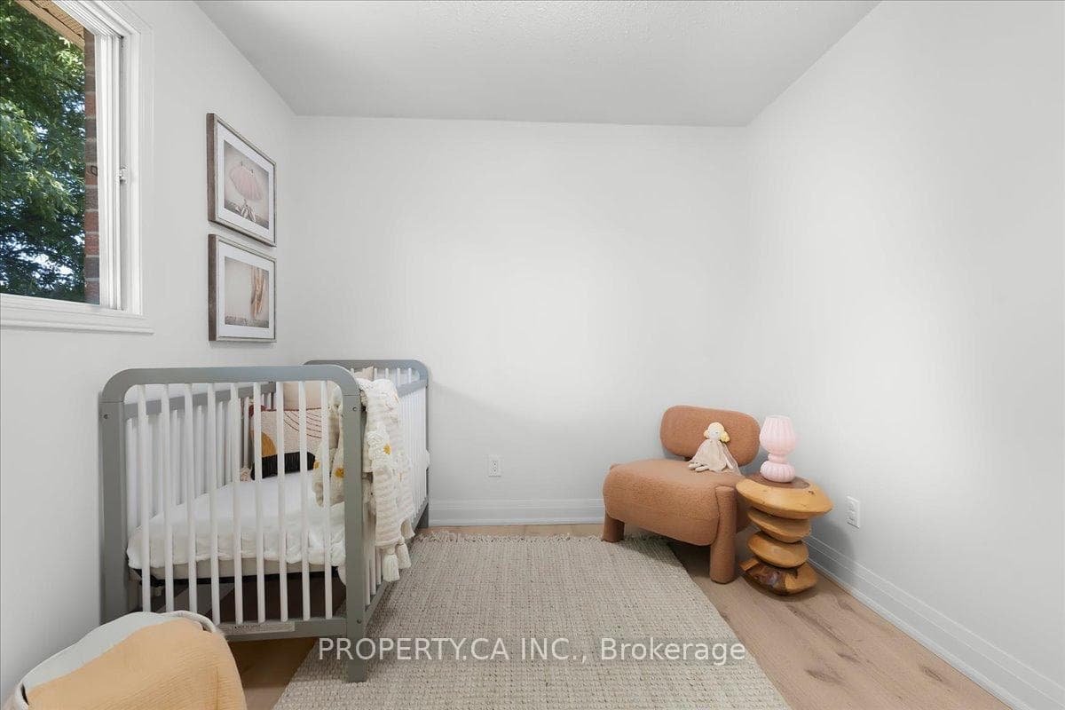 72 Roxborough Lane photo 21