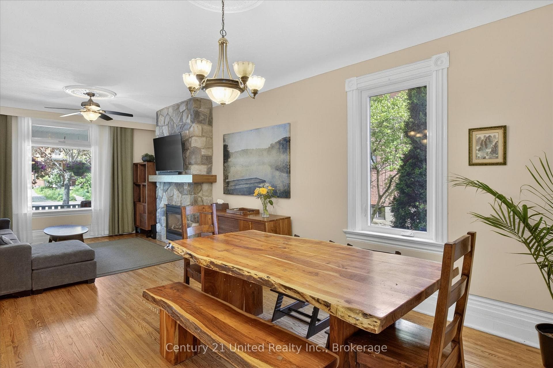 587 Gilmour Street photo 11