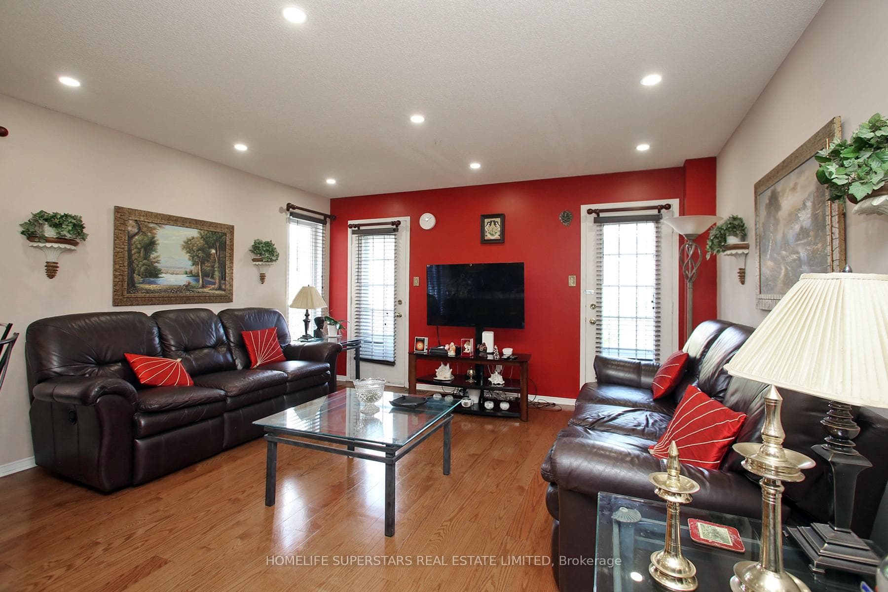 1123 Foxglove Place photo 9