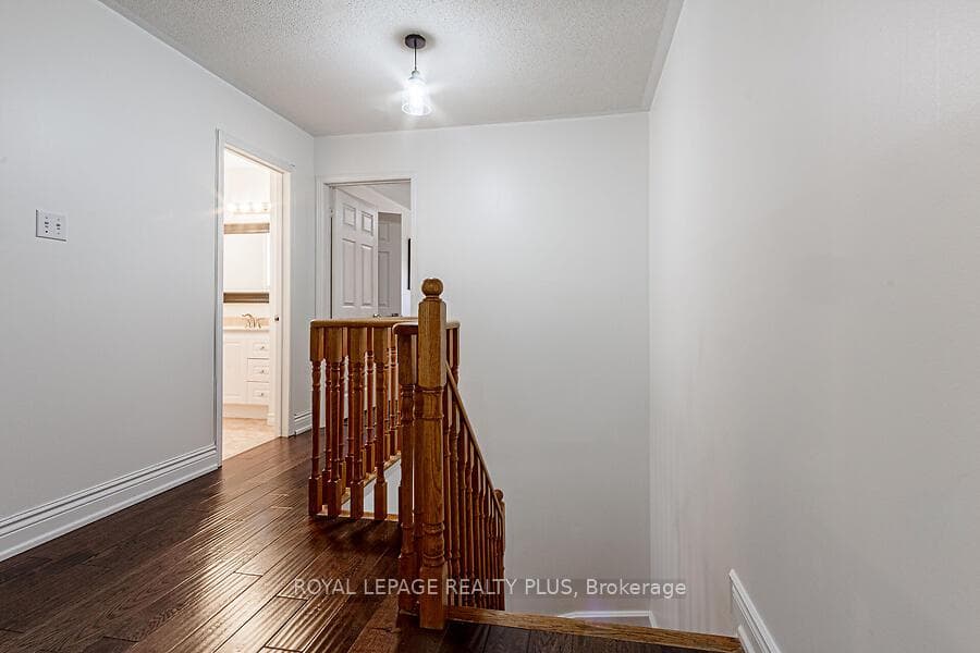 35 Stoneledge Circle photo 16