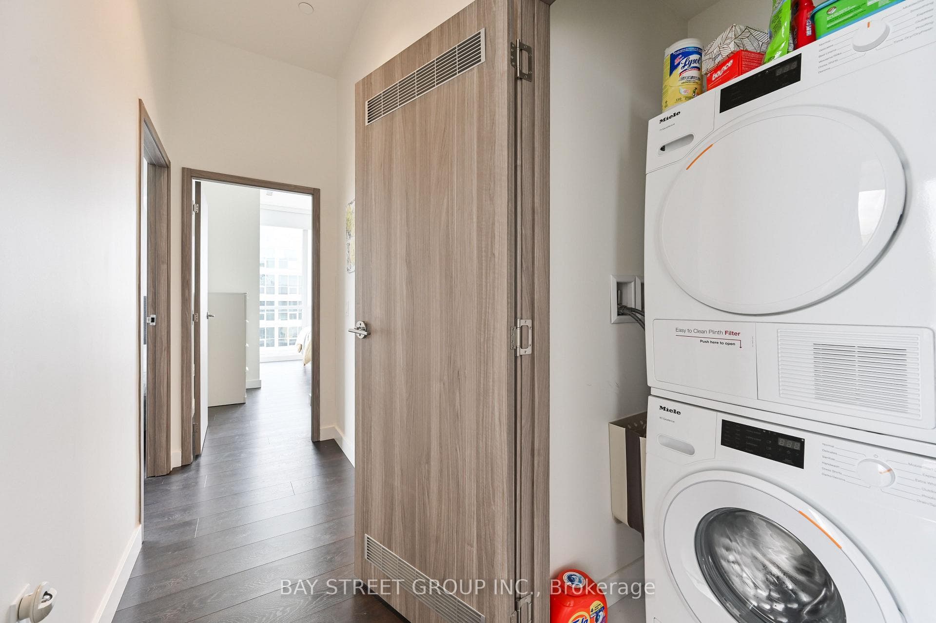 85 McMahon Drive Unit 3808 photo 24