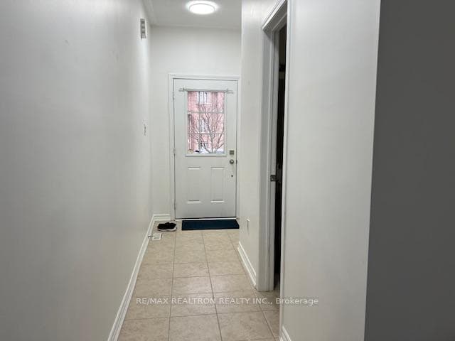 159 Andona Crescent photo 4