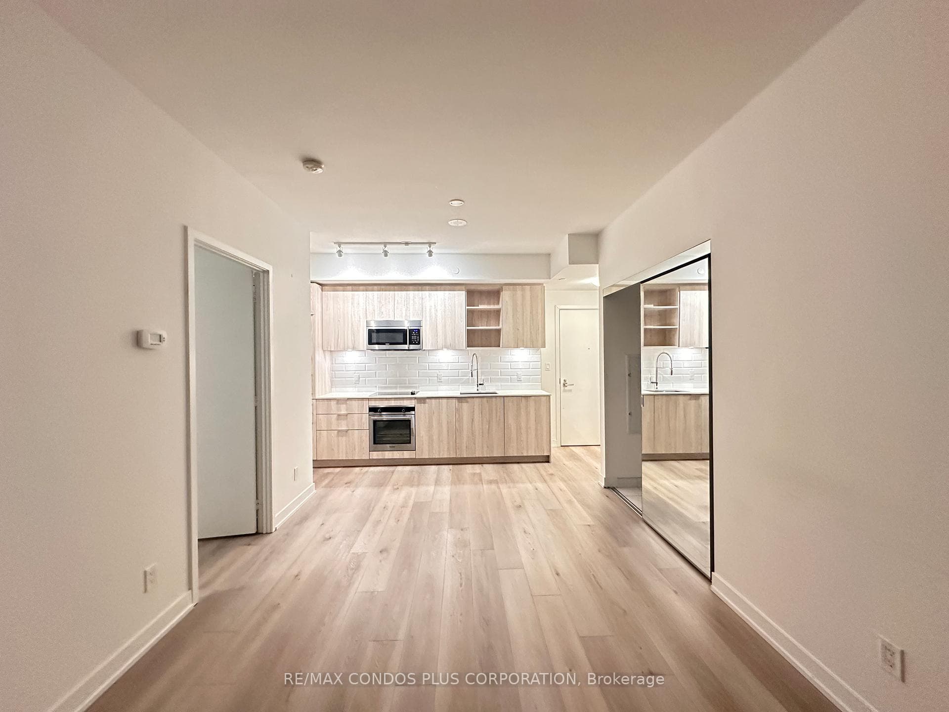 50 Ordnance Street Unit 2512 photo 2
