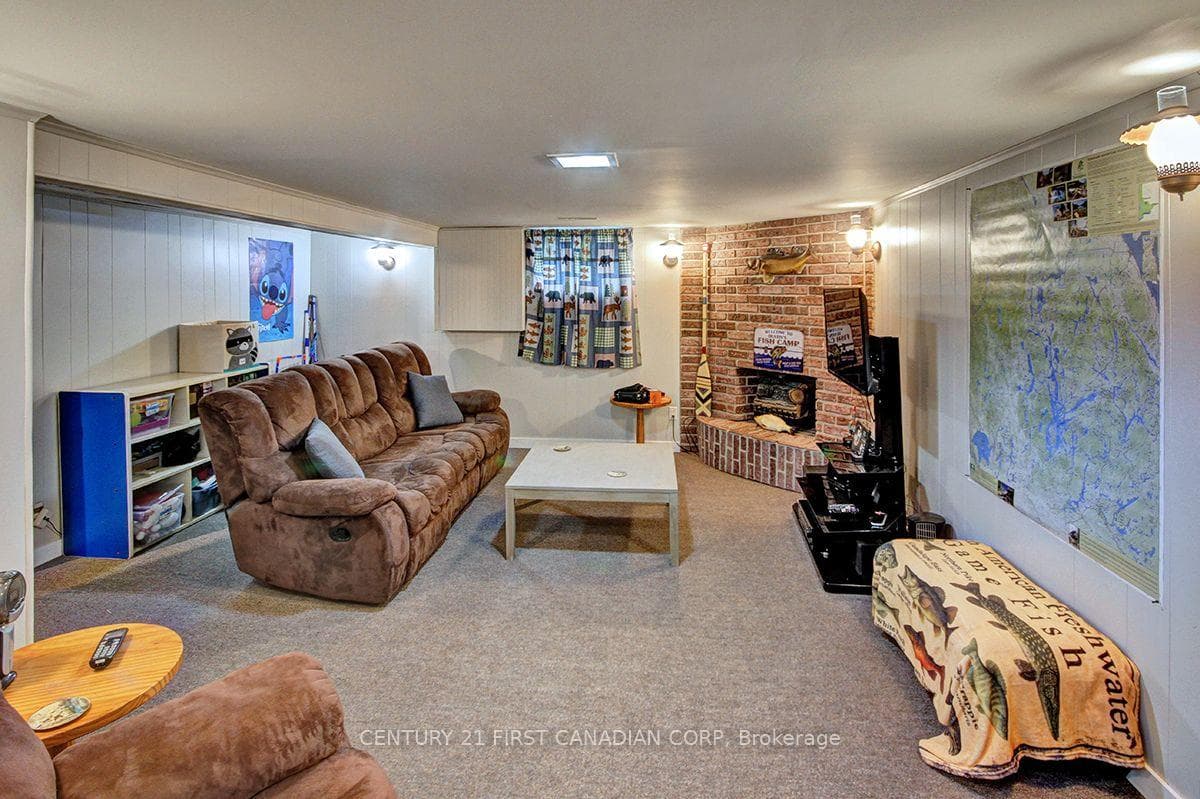 396 Avondale Road photo 13