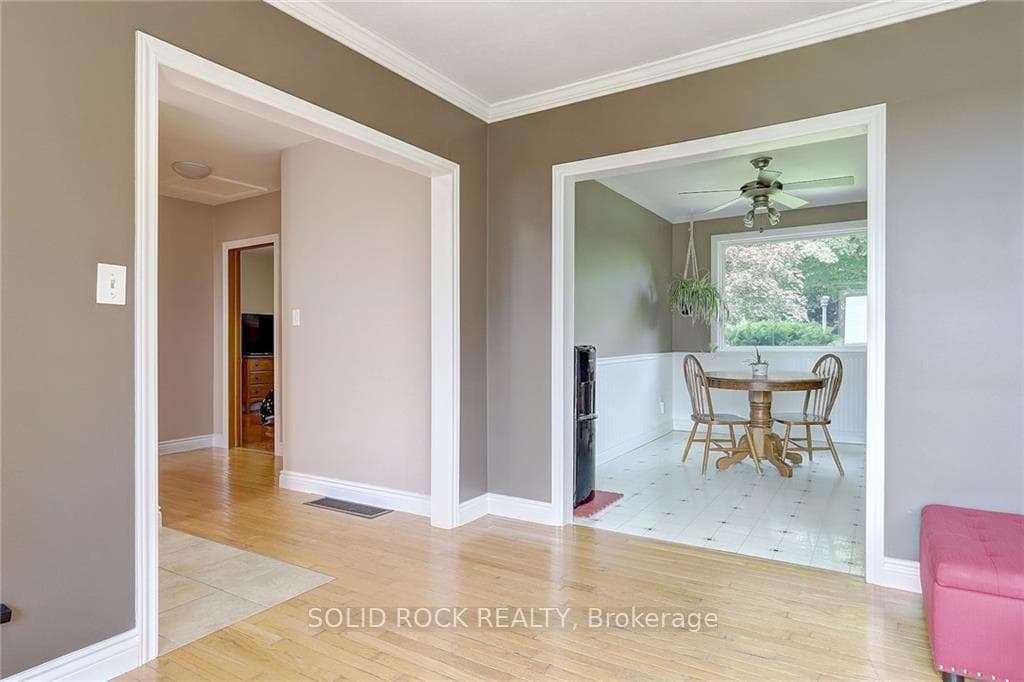 8 WEST MCLEAN Boulevard photo 7