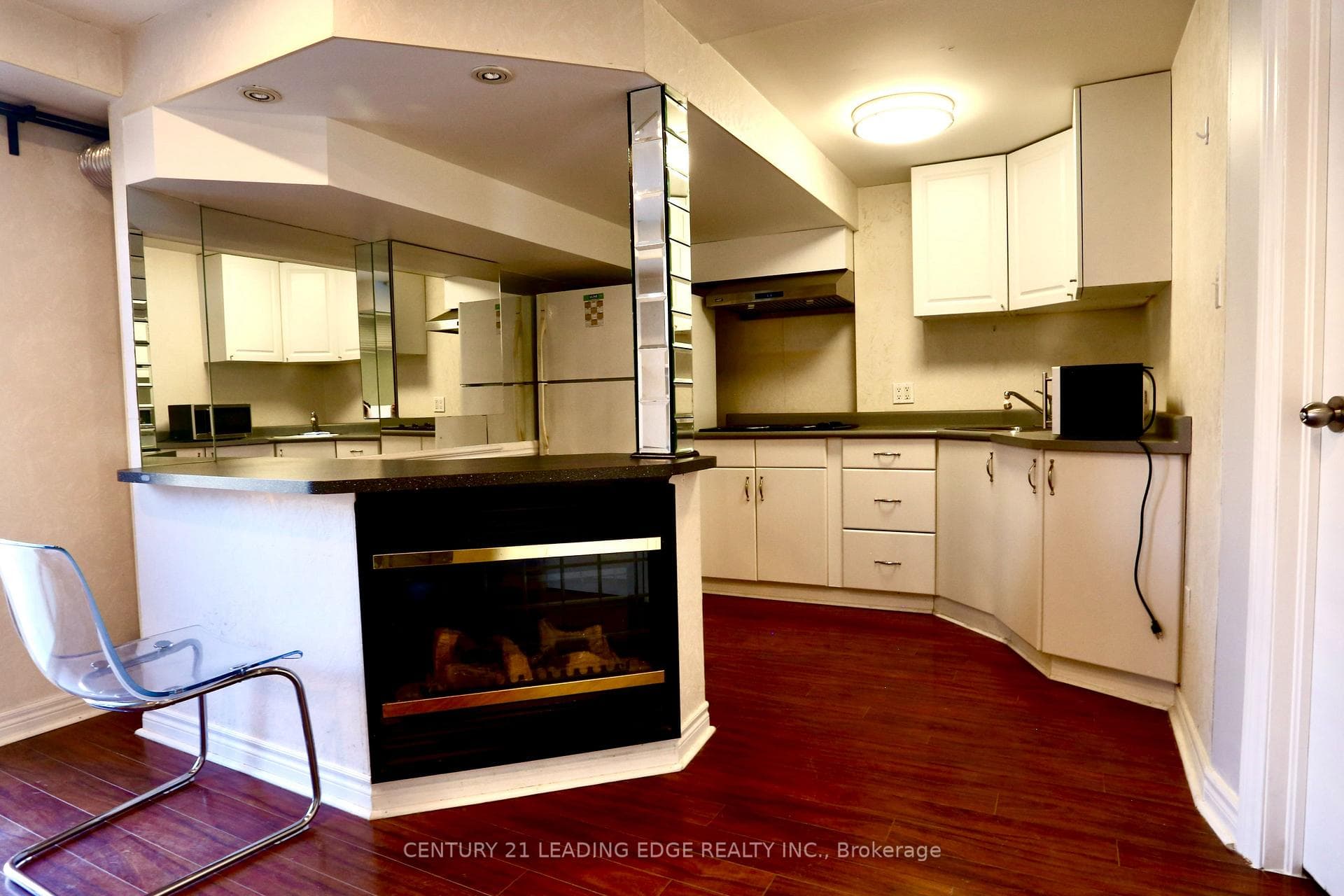 84 Sunway Square Unit Ground photo 5
