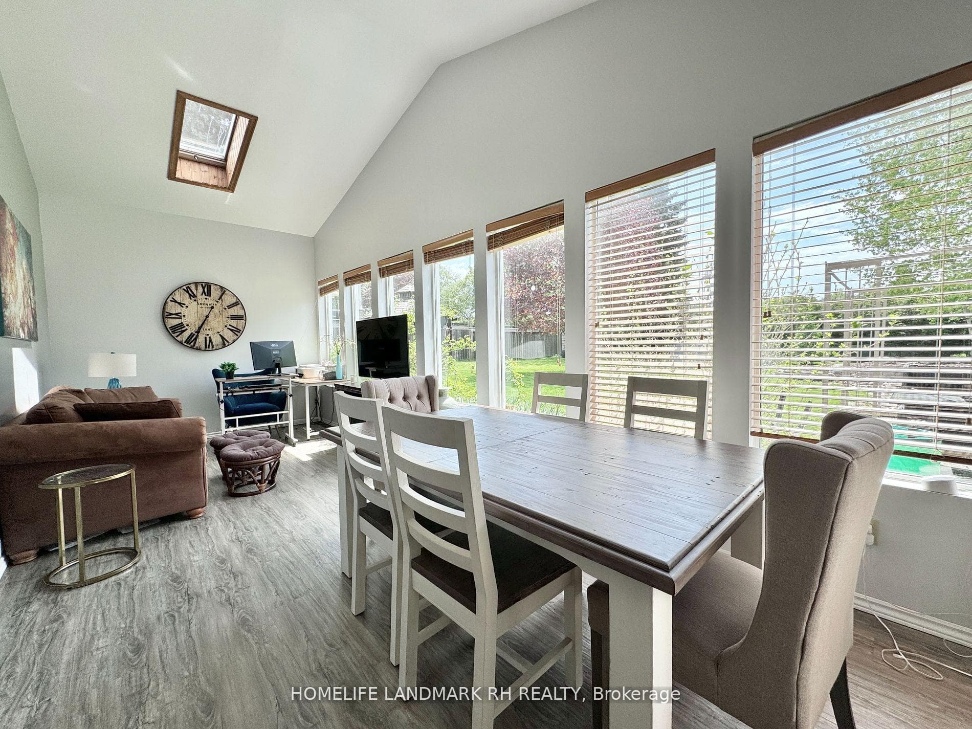 23 Willow Park Drive photo 8
