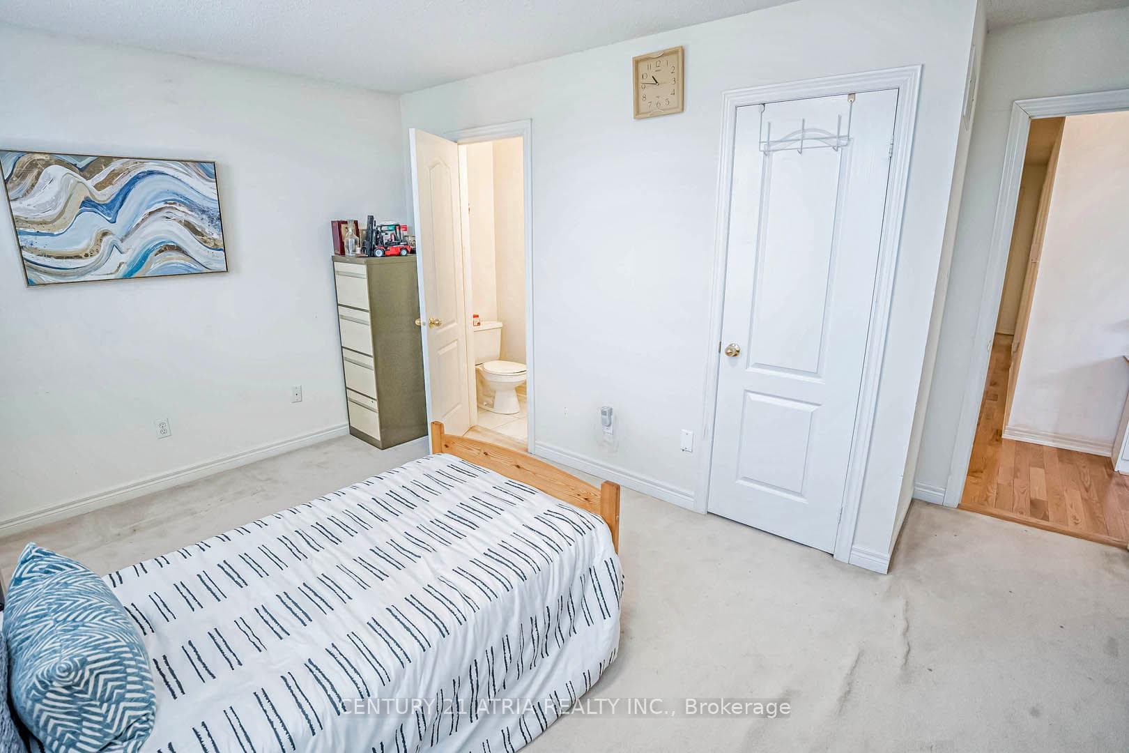 29 Sandham Crescent photo 16