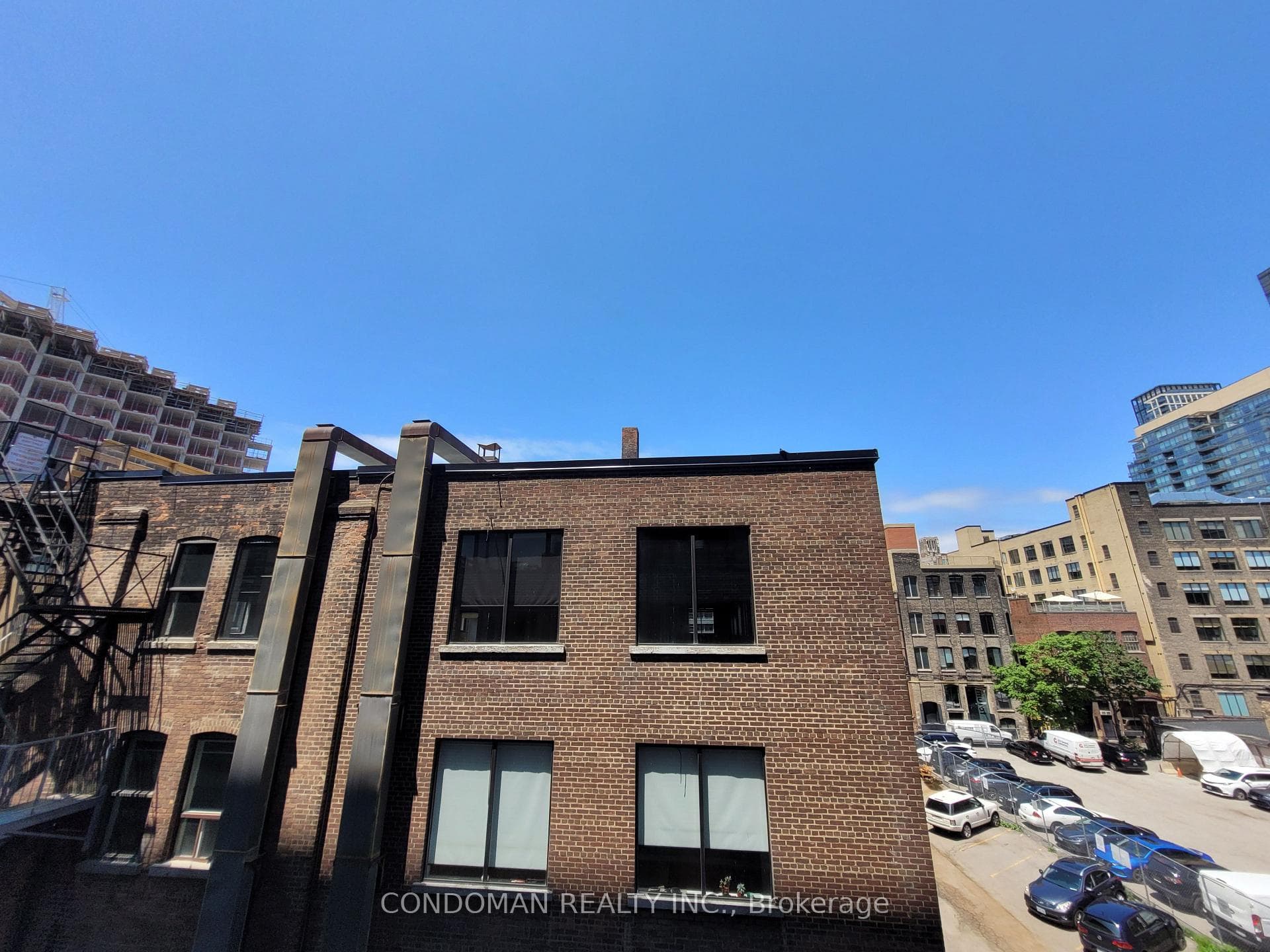 400 Wellington Street Unit 402 photo 9