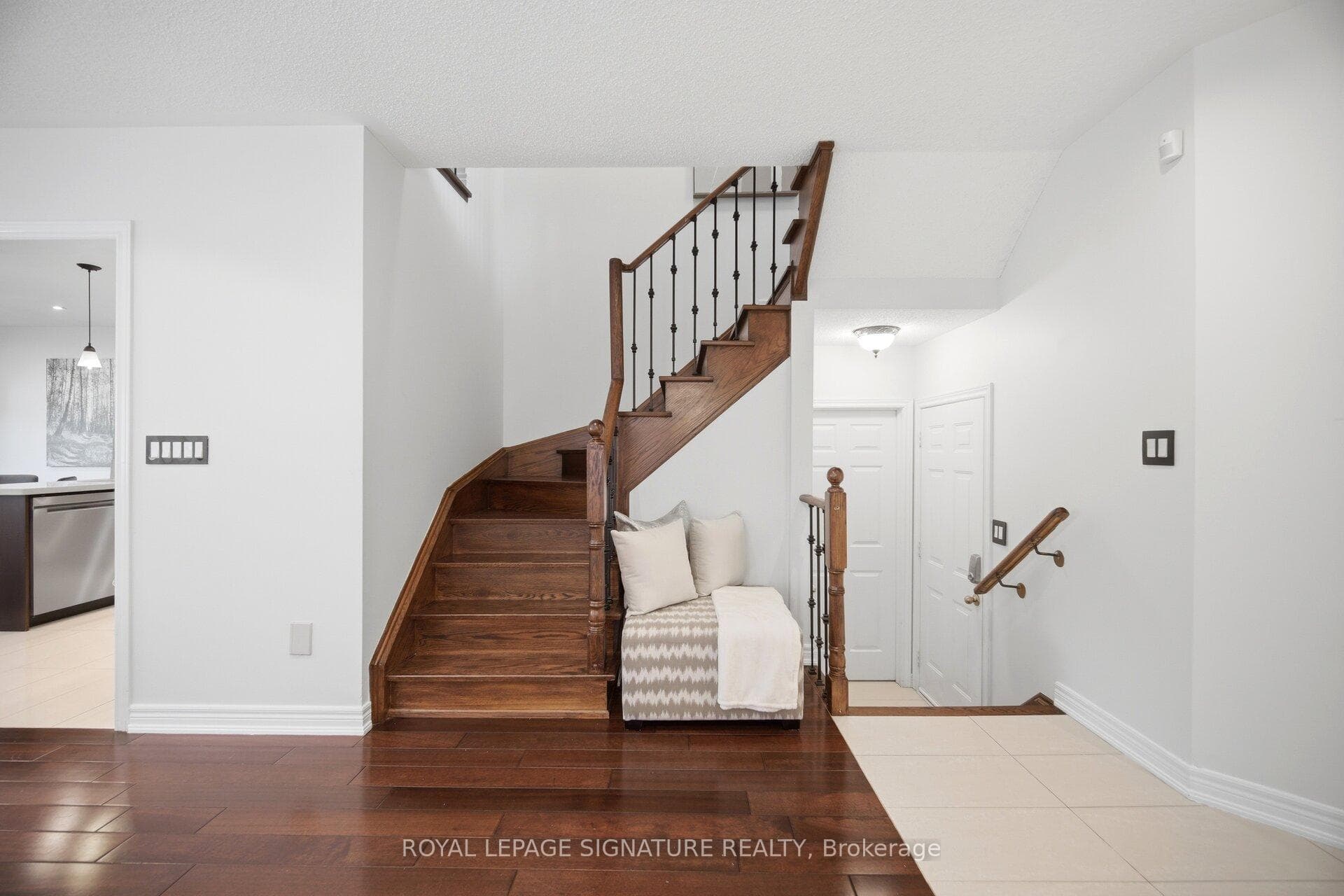 901 Knotty Pine Grove photo 19