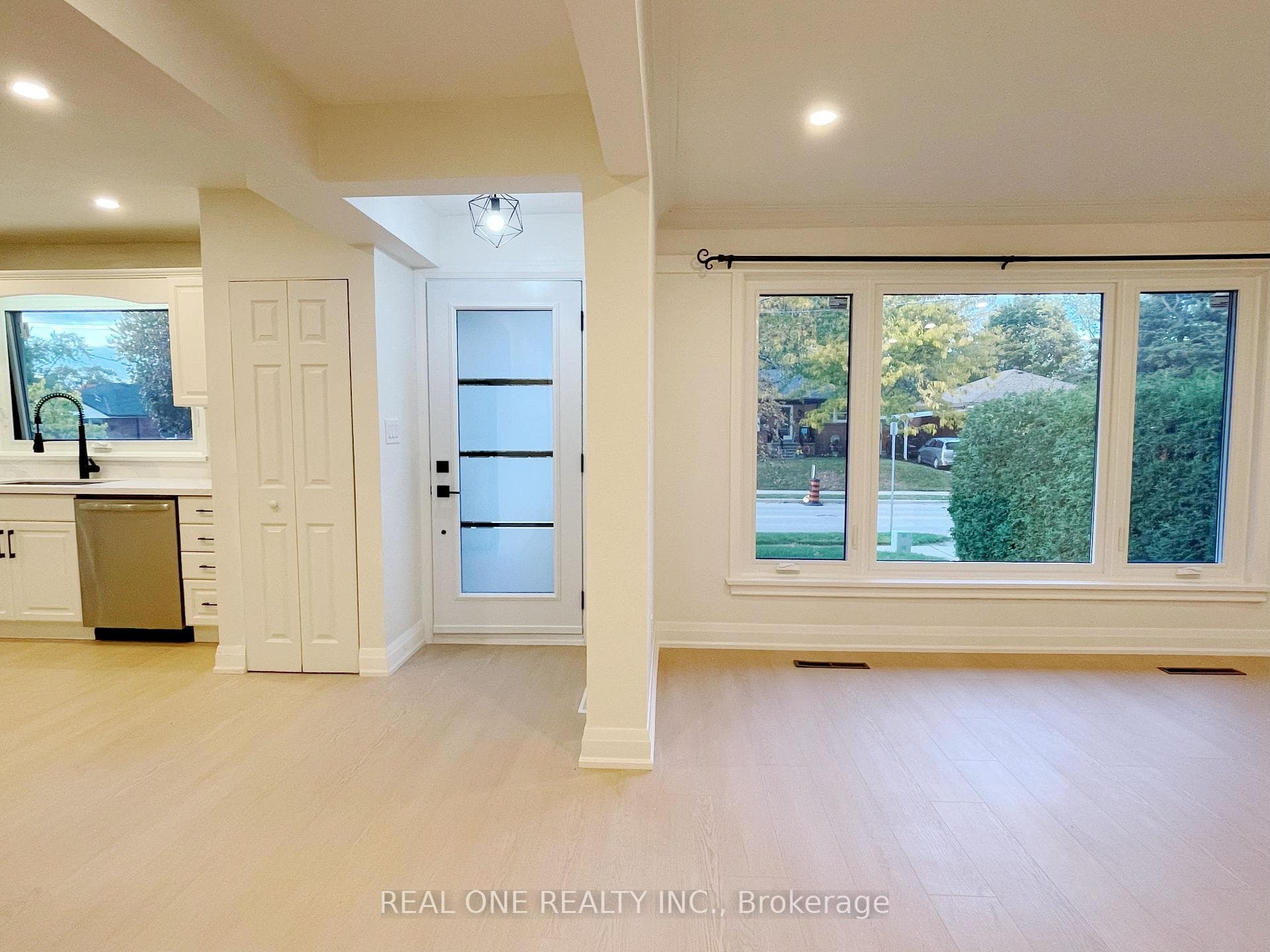 Newly Renovated Living/Dining Room