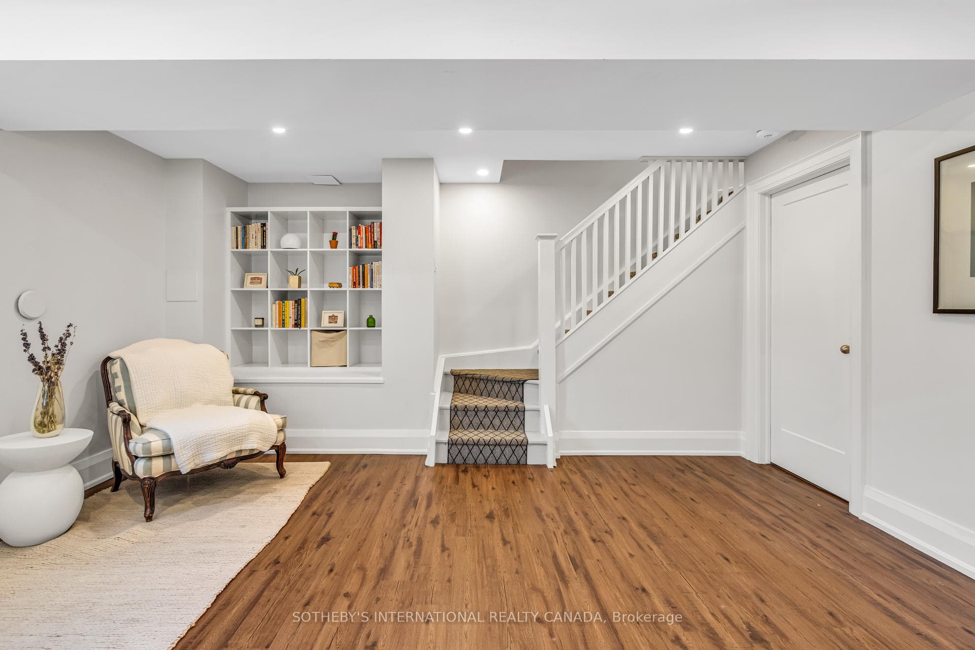 15 Avion Avenue photo 34
