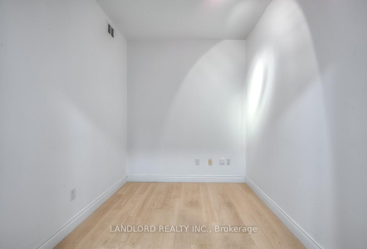 77 Mcmurrich Street Unit 307 photo 14
