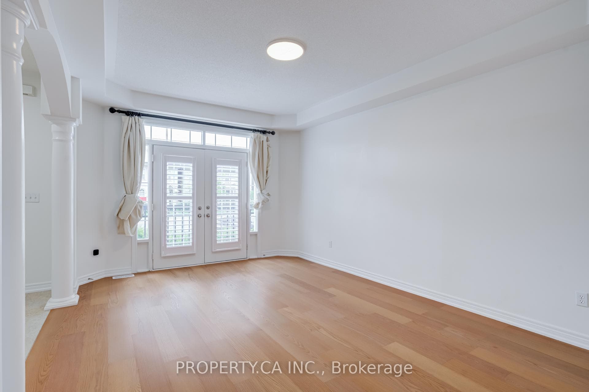 3347 Eglinton Avenue photo 4