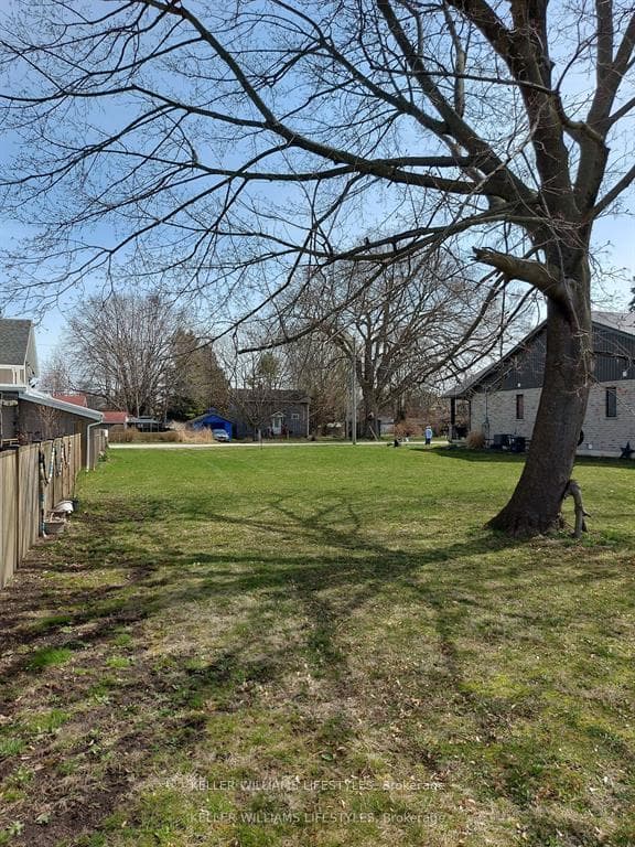 29 ERIEUS Street photo 2