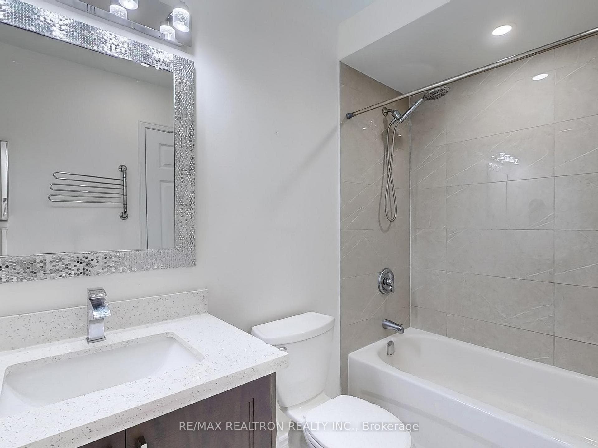 328 Bristol Crescent photo 24