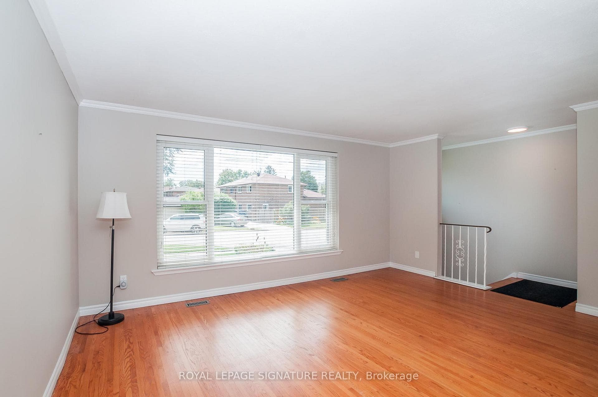 92 Fortrose Crescent photo 7