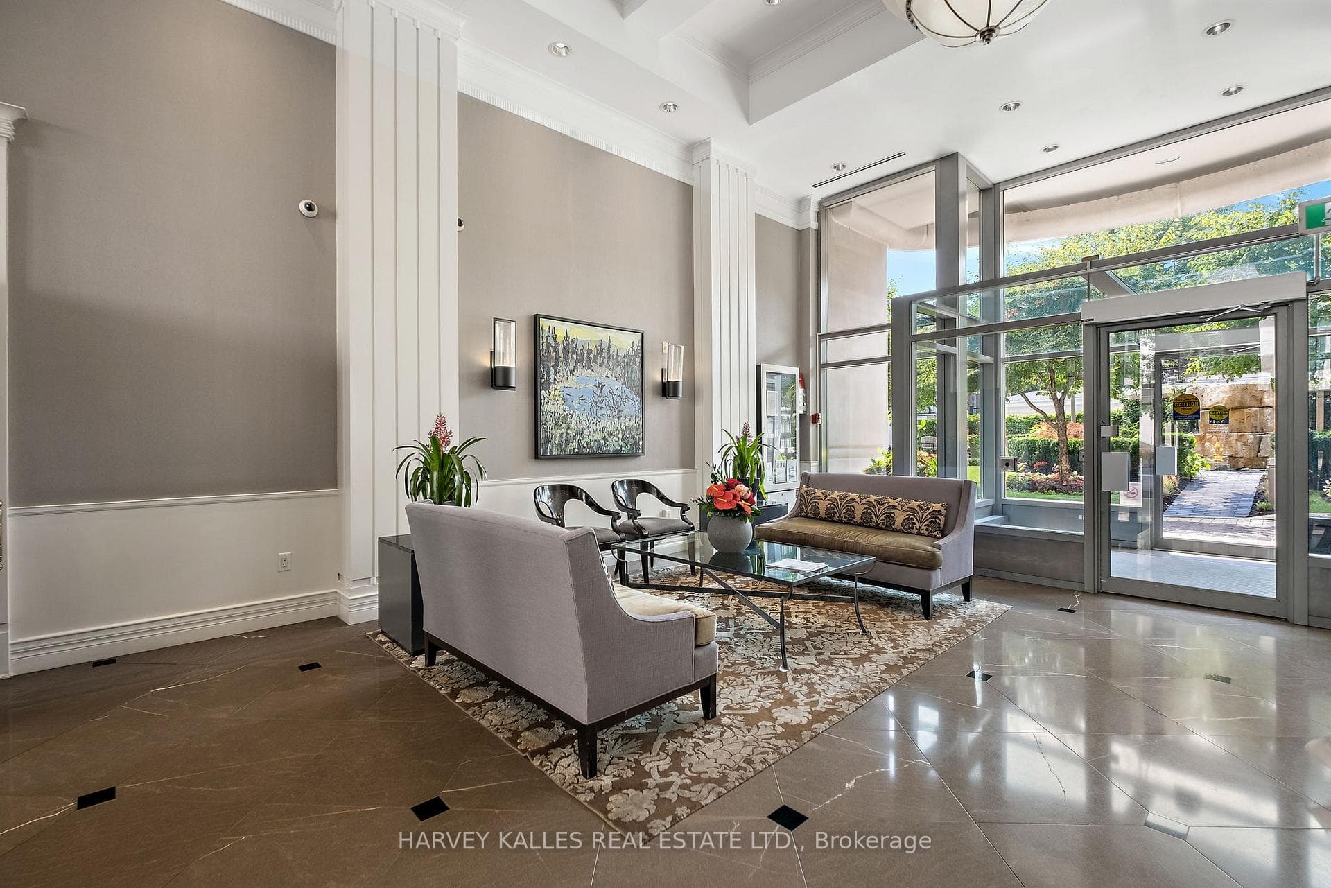 1 Balmoral Avenue Unit 210 photo 4