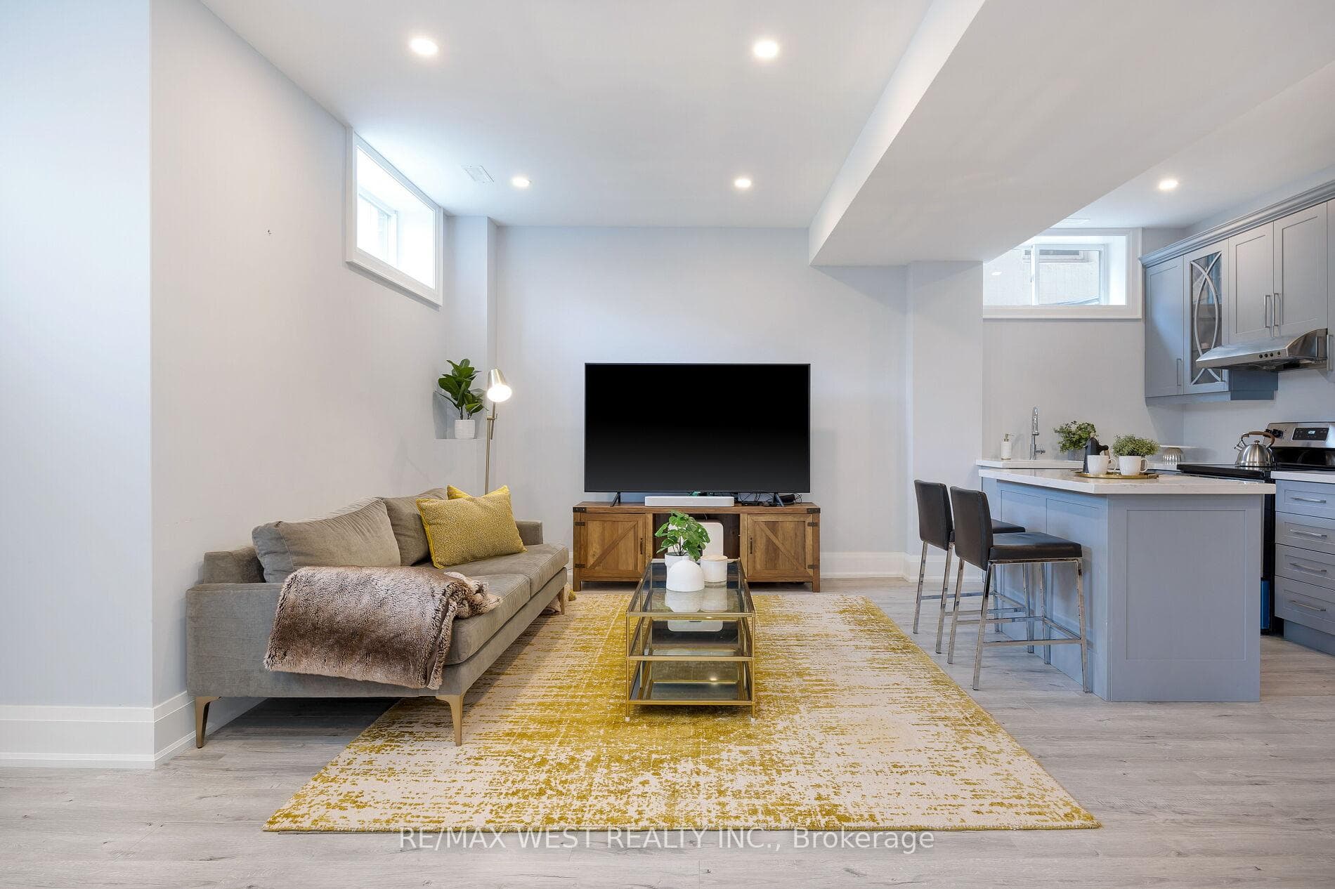 88 Yardley Avenue photo 37