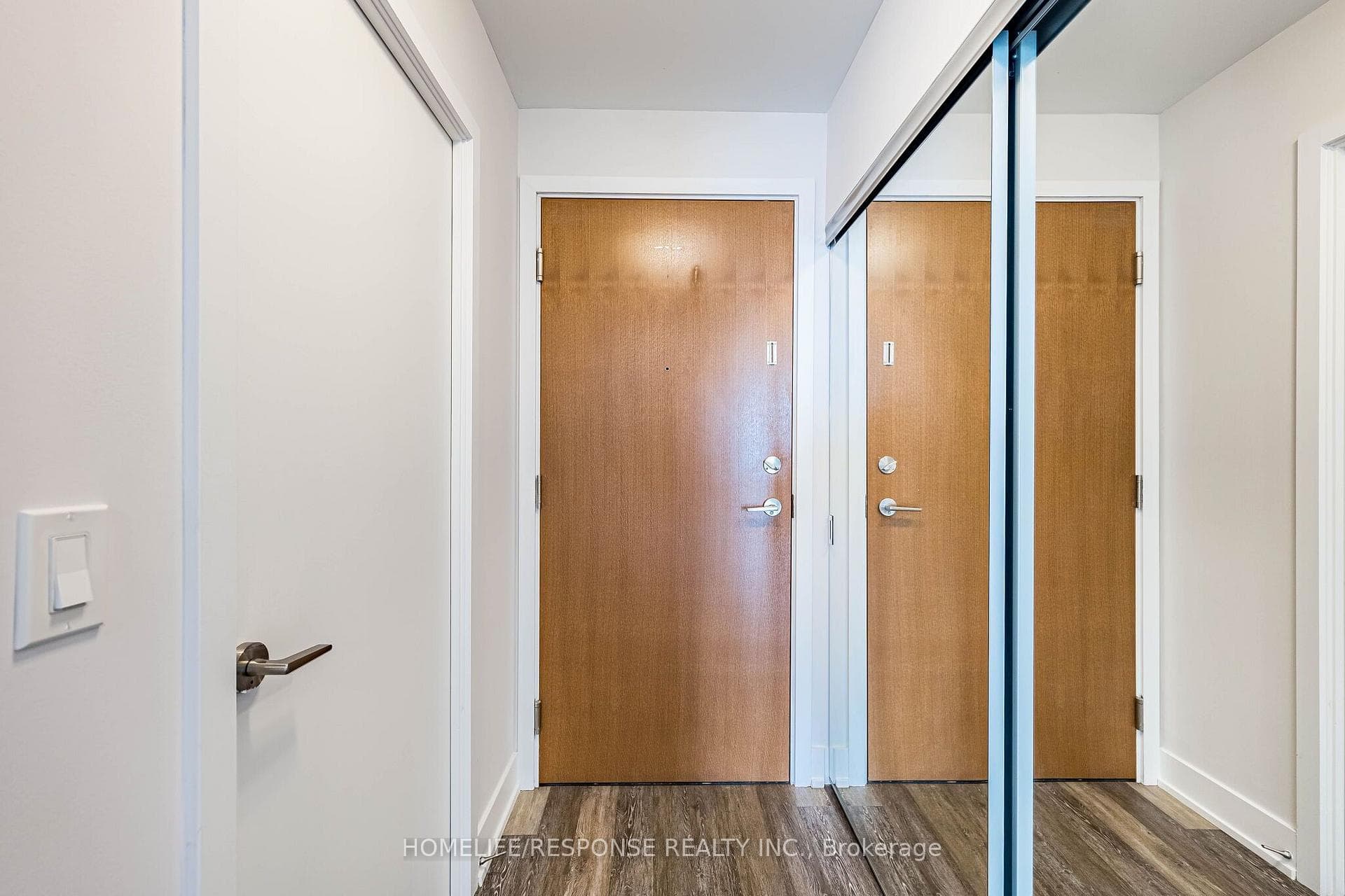 20 SHORE BREEZE Drive Unit 1008 photo 5