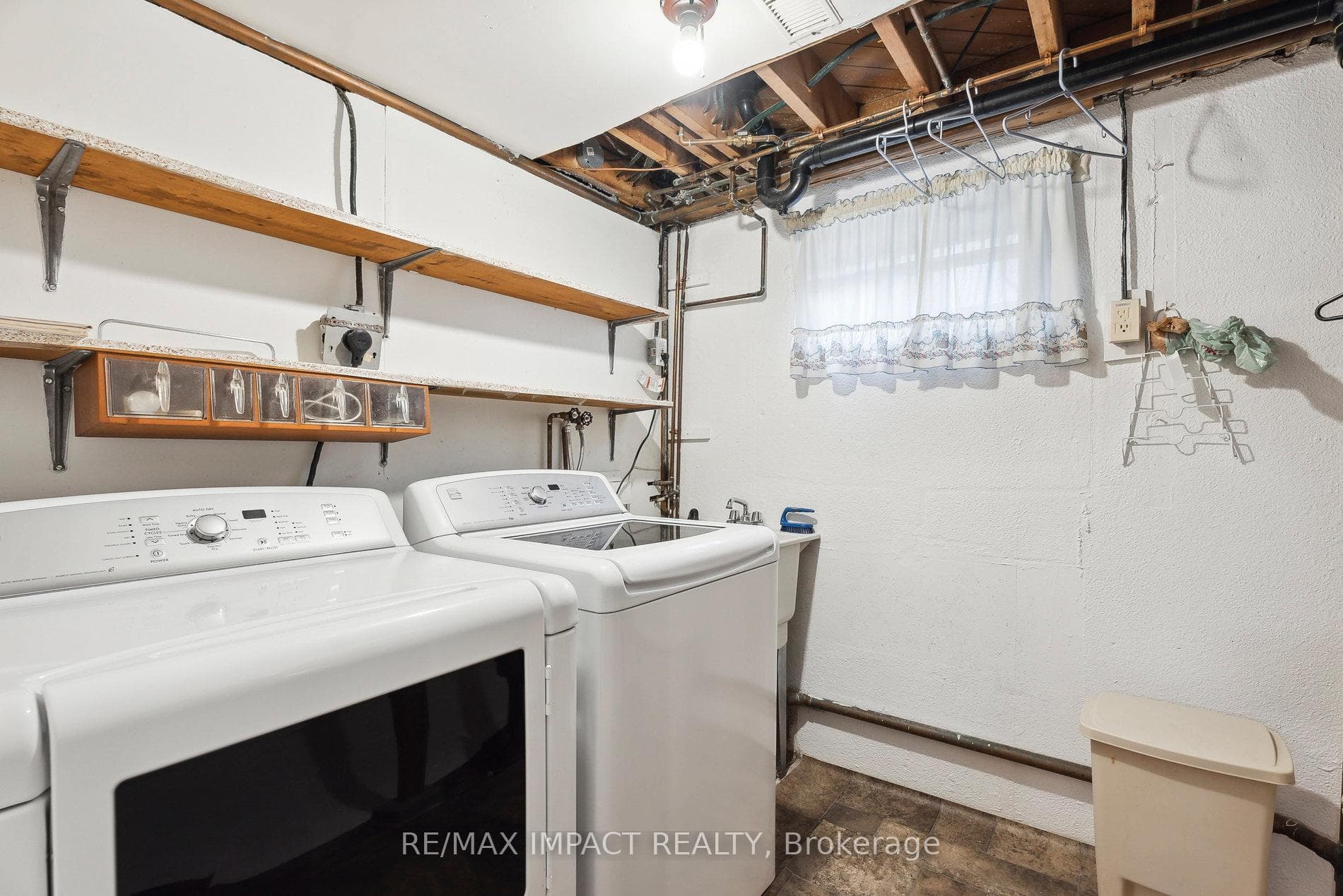 886 Grenoble Boulevard photo 29