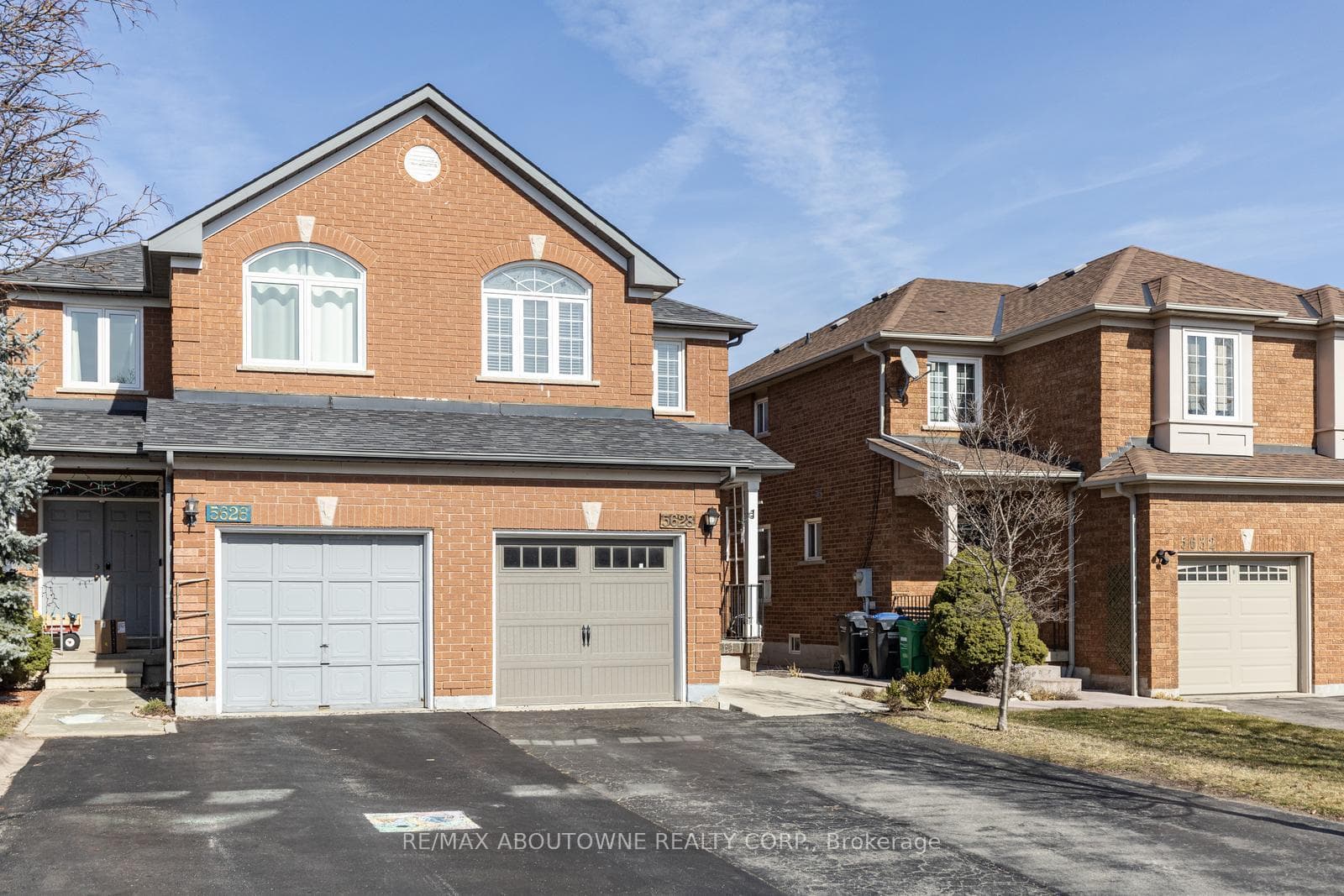5628 Palmerston Crescent photo 2