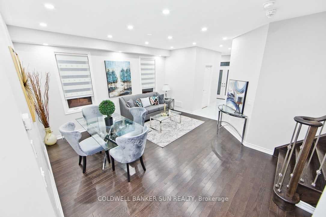 24 Hamilton Court photo 7