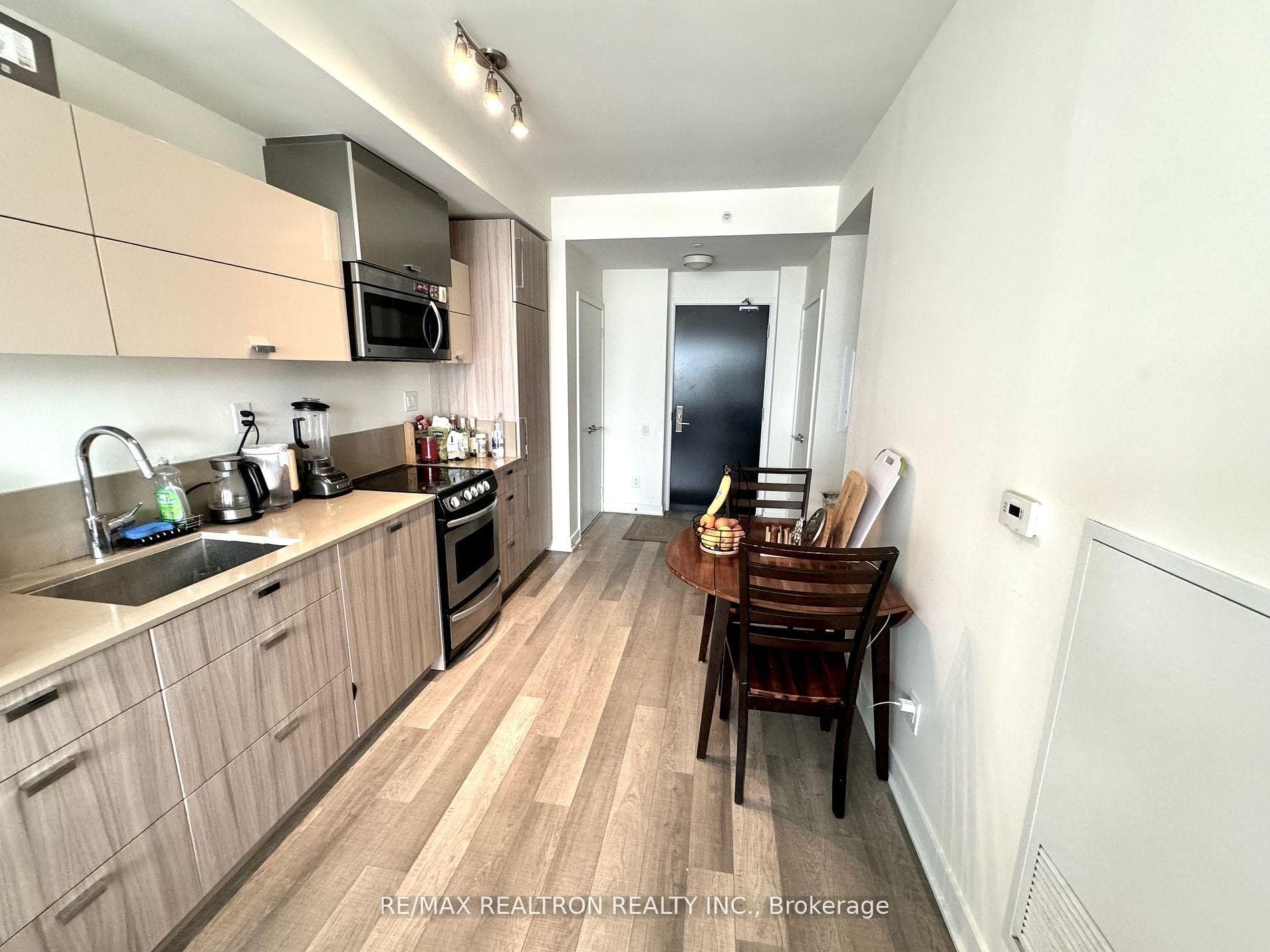 290 Adelaide Street Unit 1607 photo 12