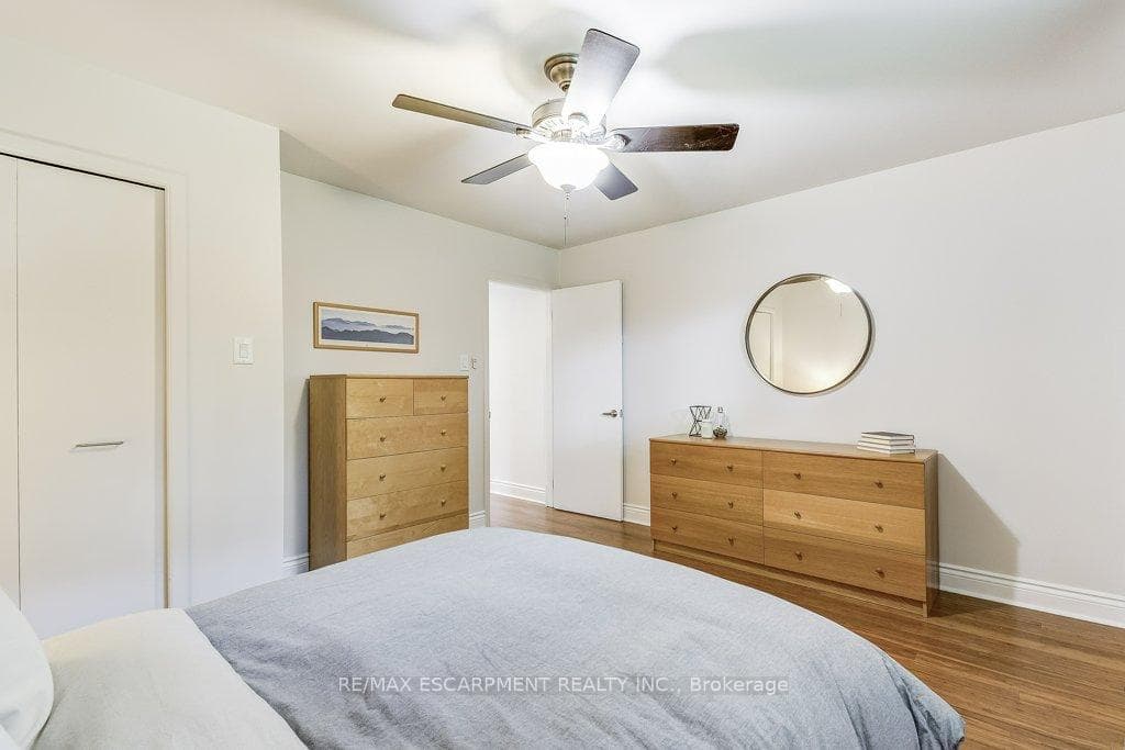 587 Sheraton Road photo 12