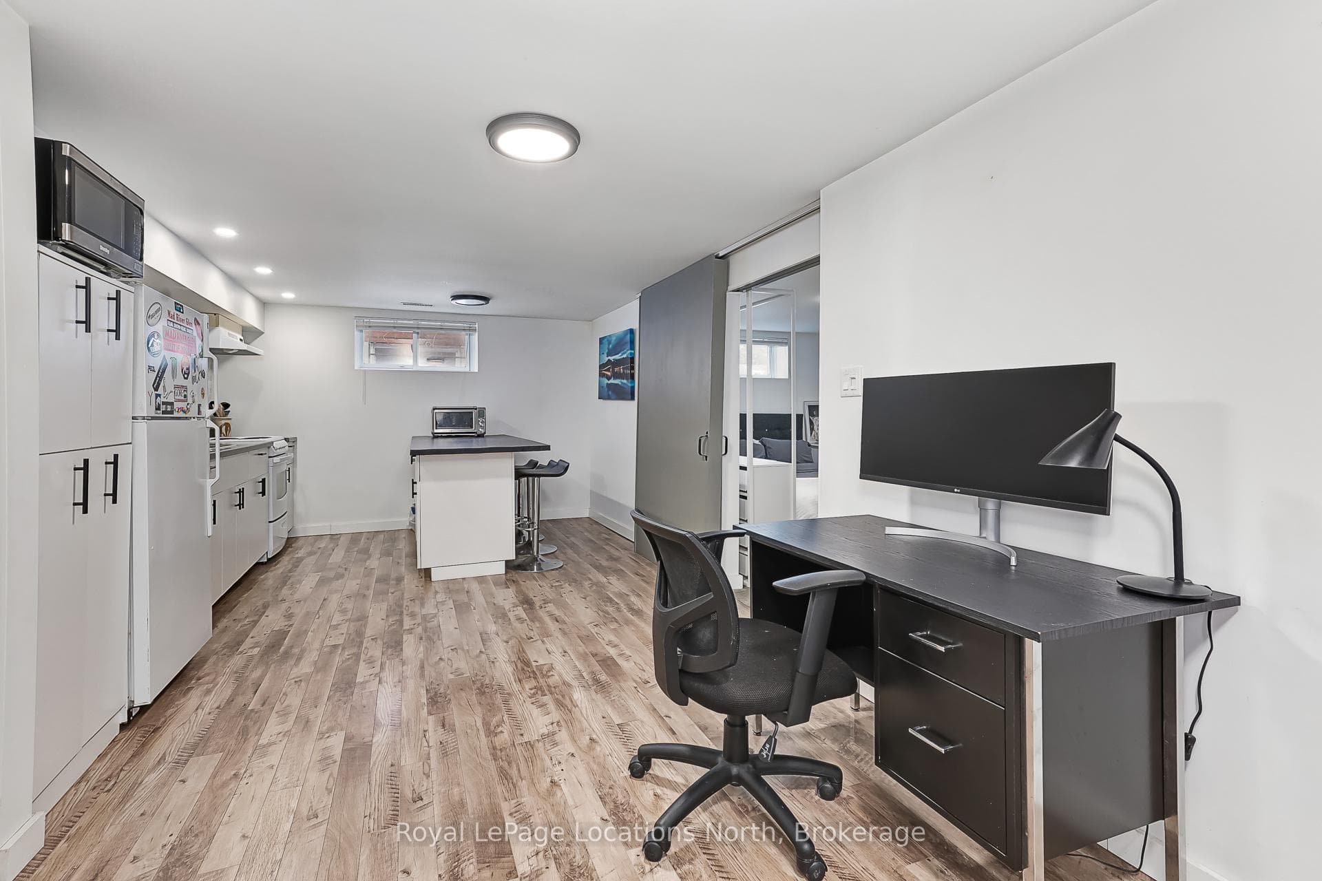 498 Spruce Street photo 34