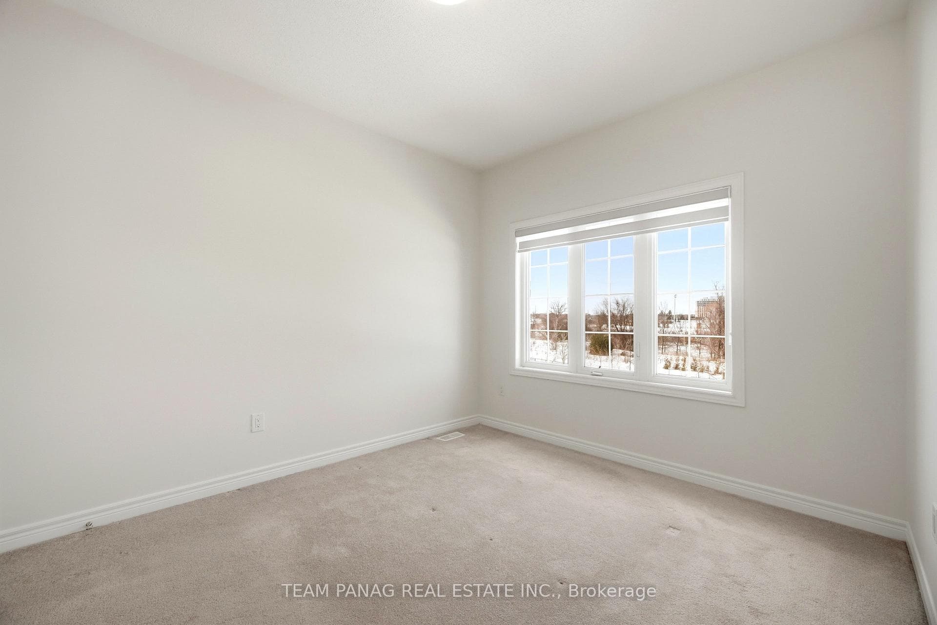 414 Royal West Drive photo 24